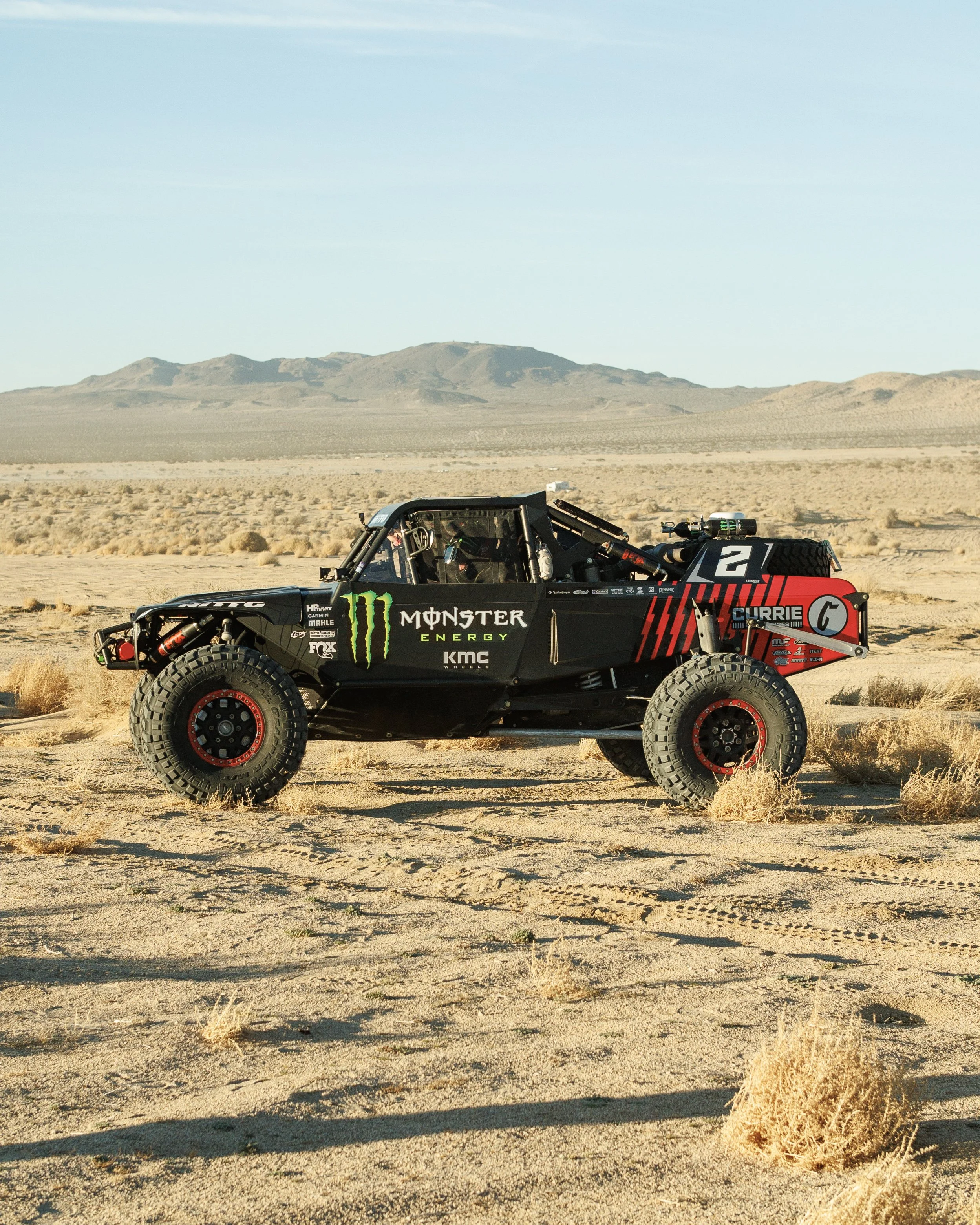 1_29_CaseyCurrie_KingofHammers_TrophyJeep_Shakedown_Instapost4x5_008.jpg