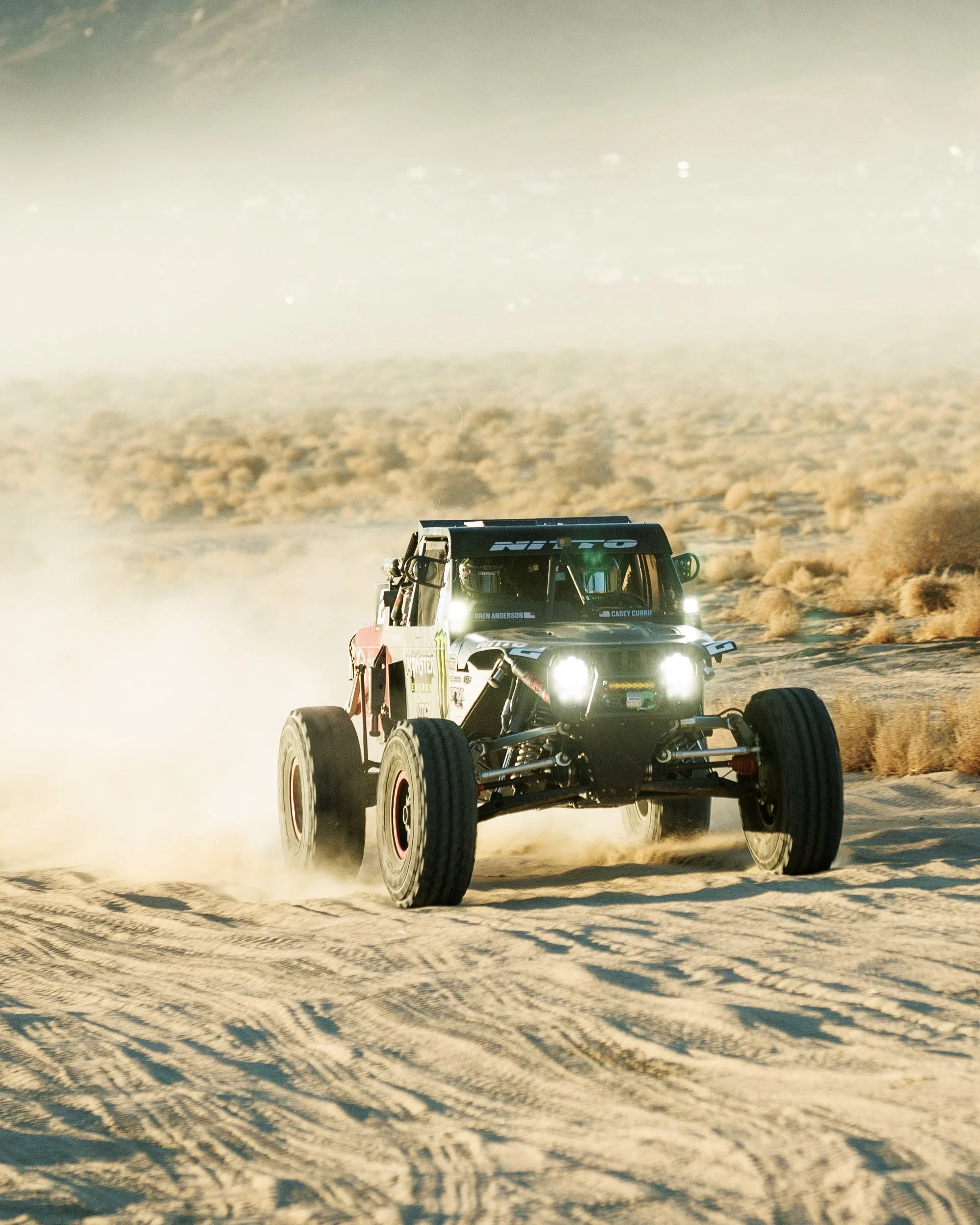 1_29_CaseyCurrie_KingofHammers_TrophyJeep_Shakedown_Instapost4x5_014.jpg