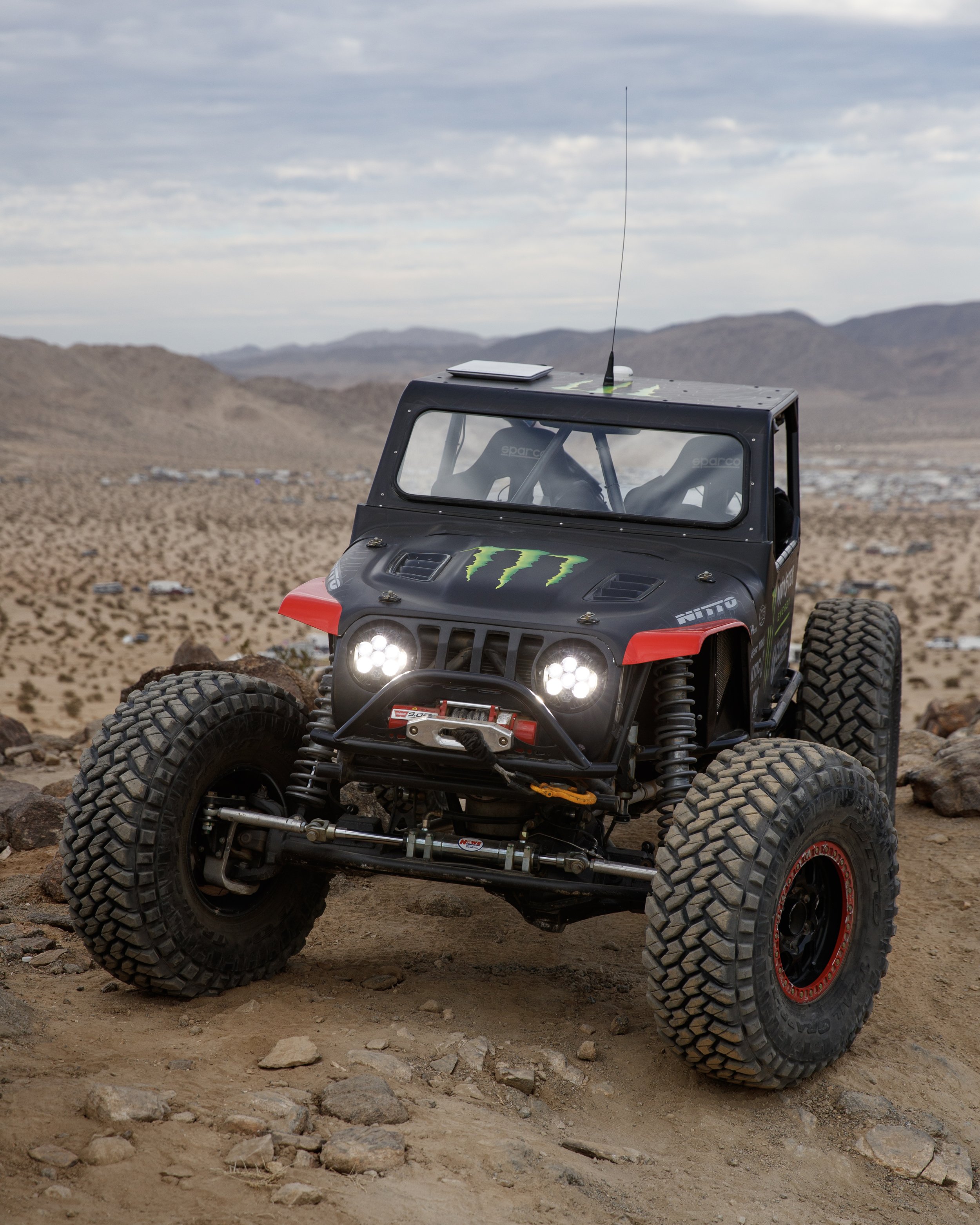 2_1_CaseyCurrie_KingOfHammers_JohnsonValleyCA_TrophyJeep_InstaPost4x5_006.jpg