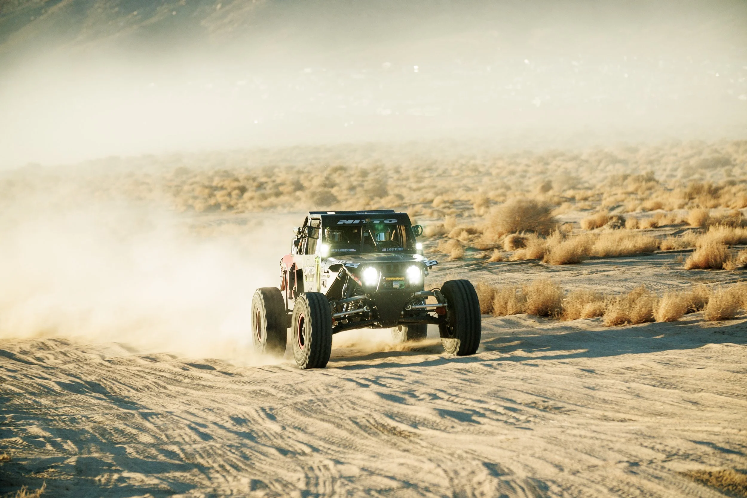 1_29_CaseyCurrie_KingofHammers_TrophyJeep_Shakedown_NoCrop_023.jpg