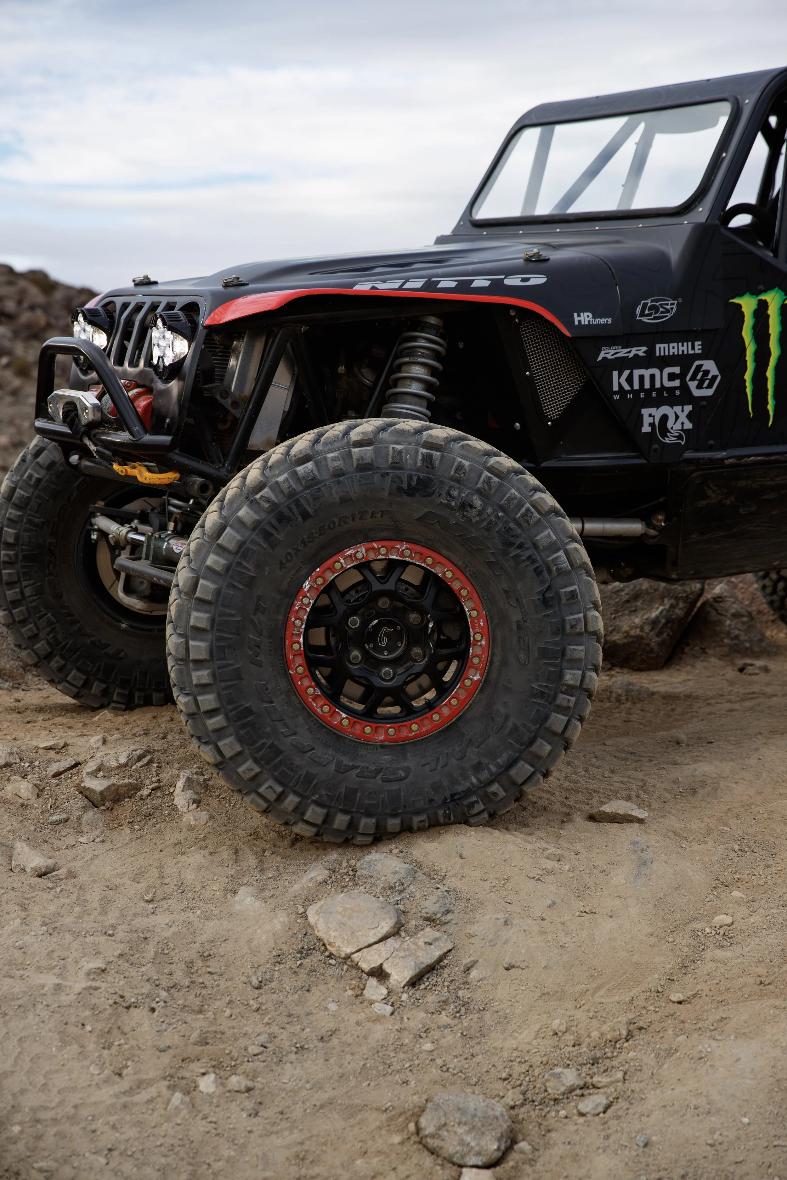 2_1_CaseyCurrie_KingOfHammers_JohnsonValleyCA_TrophyJeep_NoCrop_018.jpg