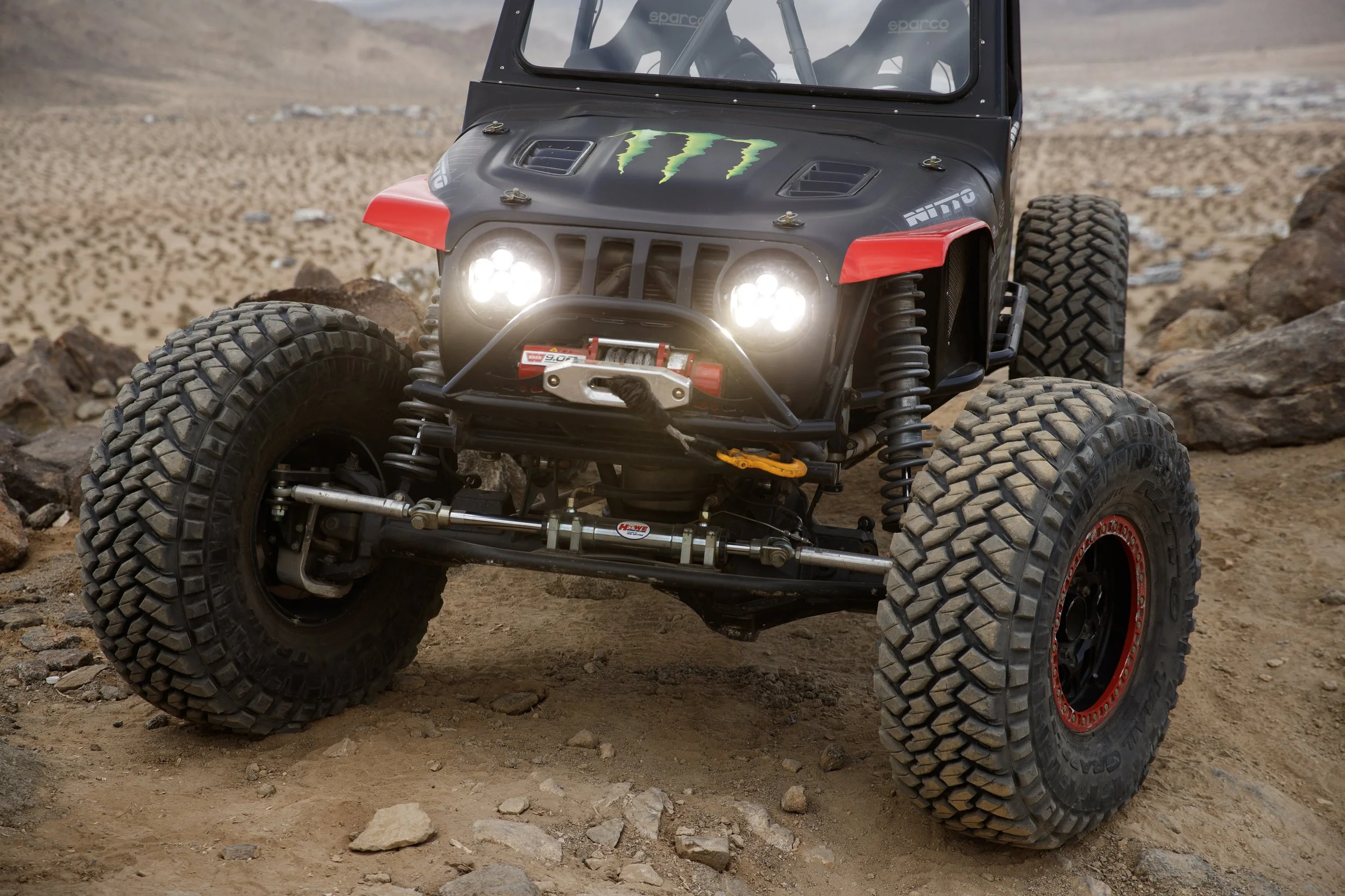 2_1_CaseyCurrie_KingOfHammers_JohnsonValleyCA_TrophyJeep_NoCrop_021.jpg