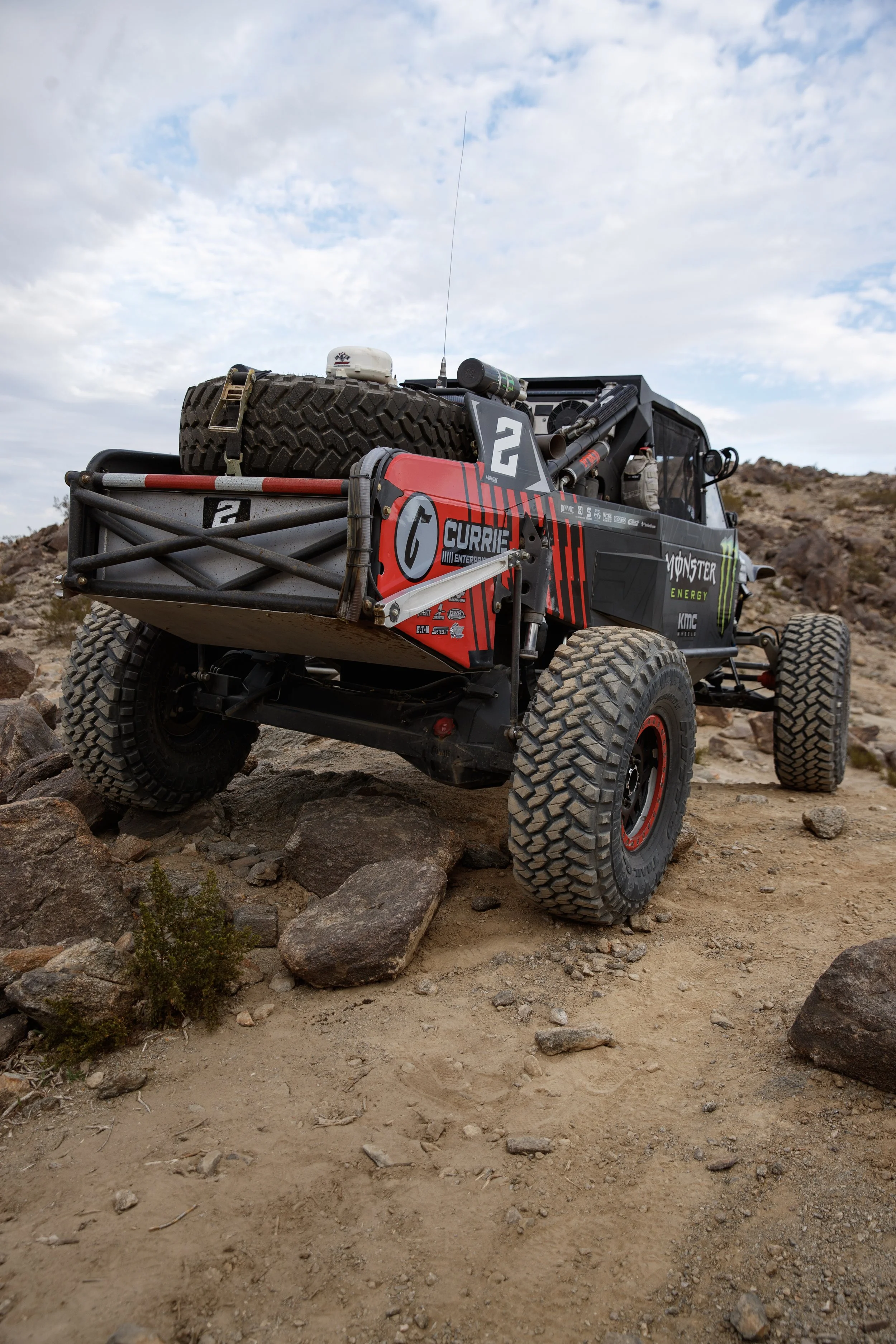 2_1_CaseyCurrie_KingOfHammers_JohnsonValleyCA_TrophyJeep_NoCrop_023.jpg