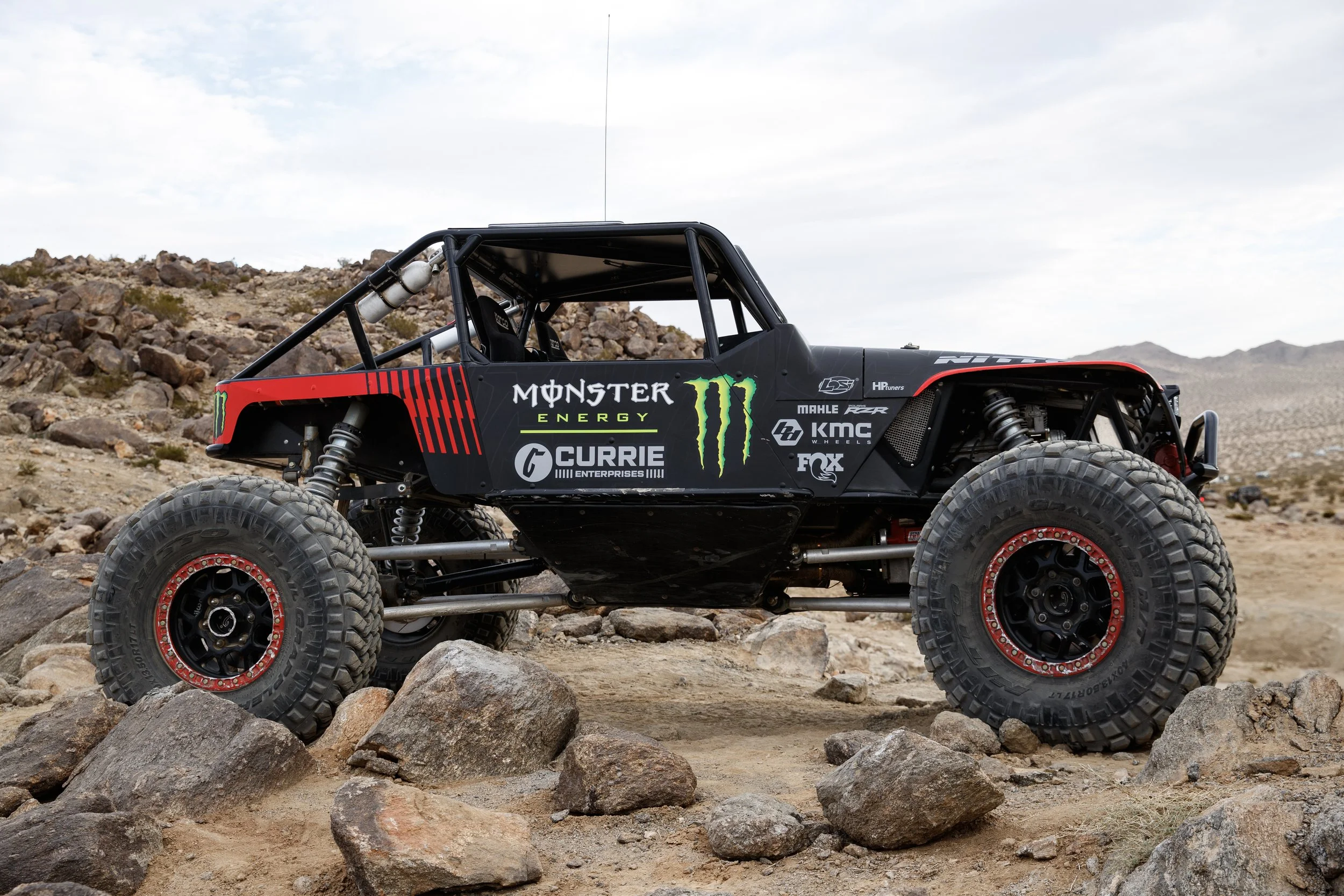 2_1_CaseyCurrie_KingOfHammers_JohnsonValleyCA_TrophyJeep_NoCrop_034.jpg
