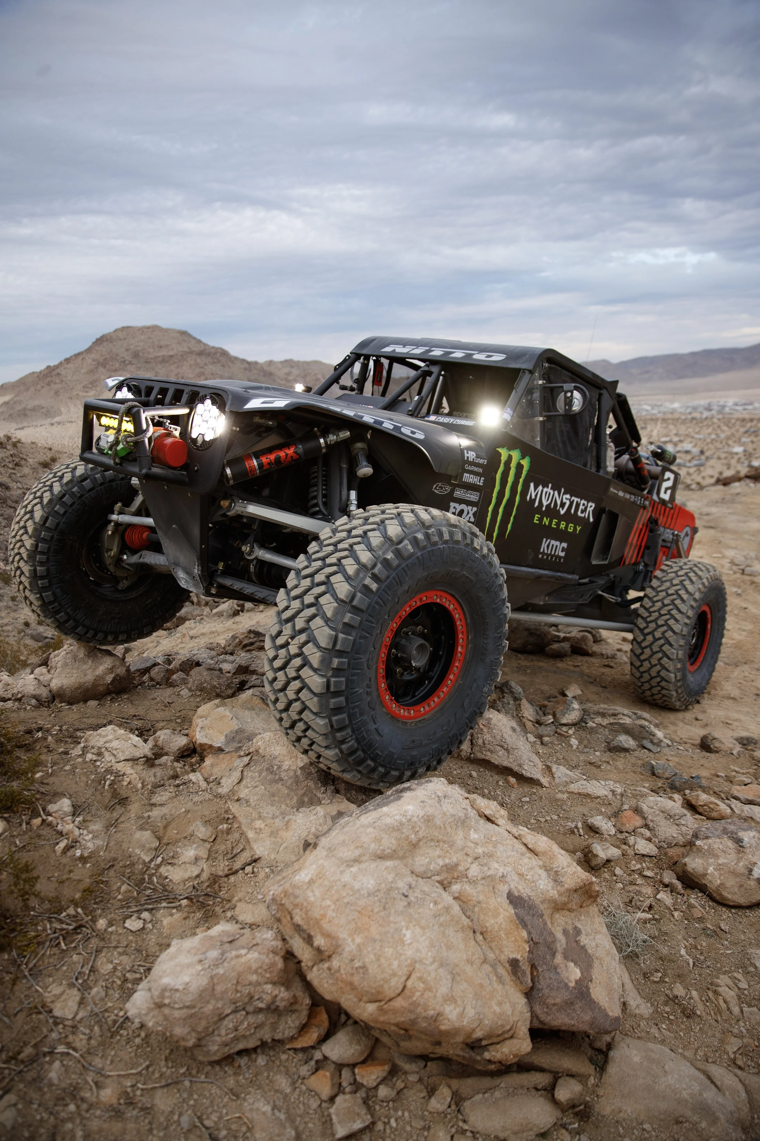 2_1_CaseyCurrie_KingOfHammers_JohnsonValleyCA_TrophyJeep_NoCrop_040.jpg