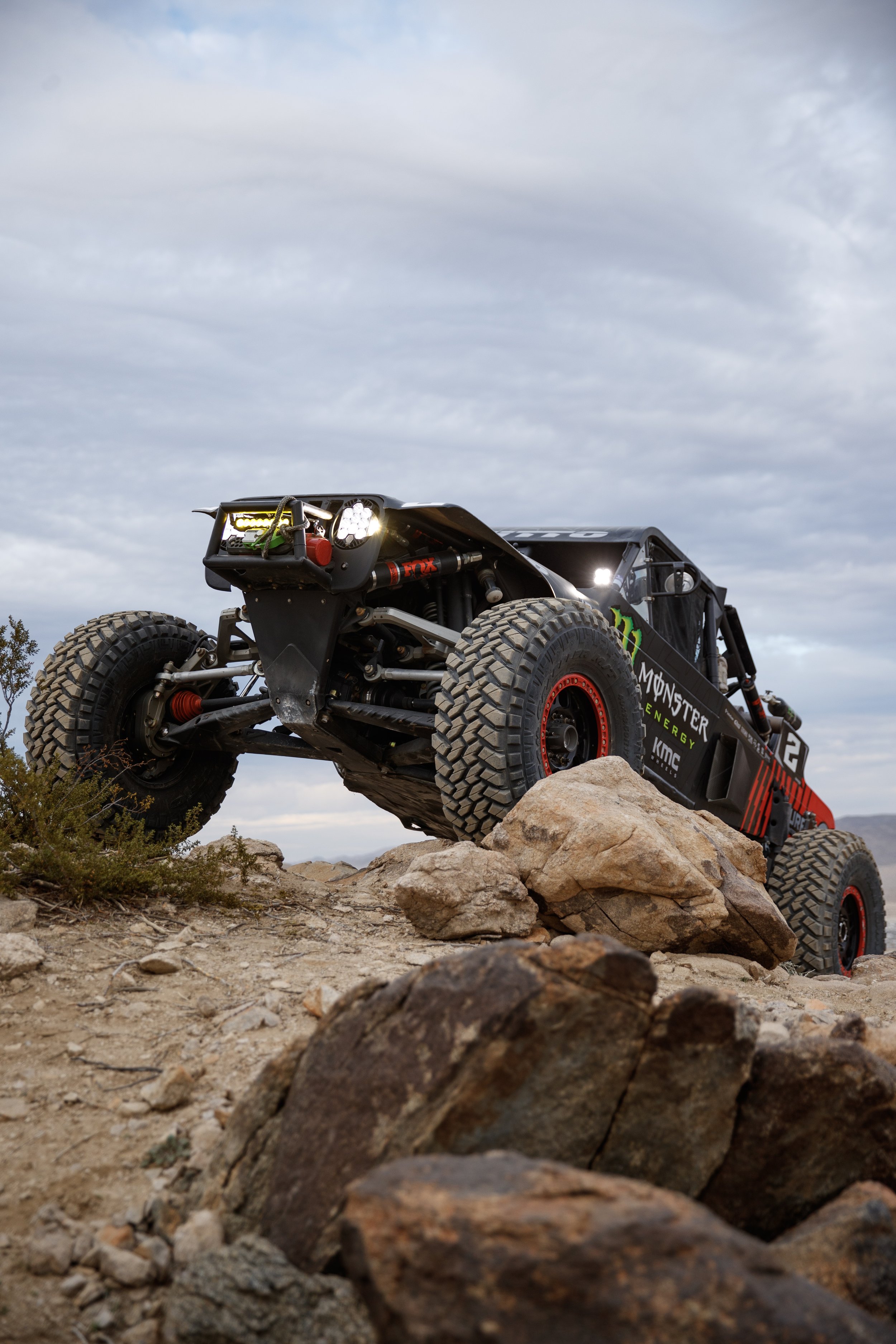 2_1_CaseyCurrie_KingOfHammers_JohnsonValleyCA_TrophyJeep_NoCrop_041.jpg