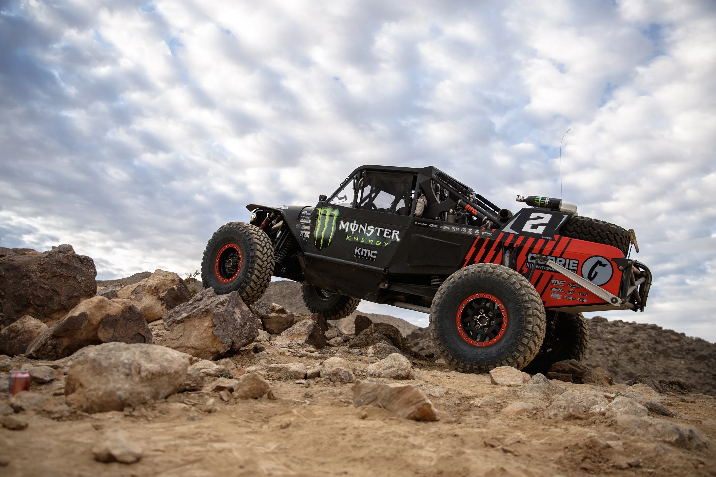 2_1_CaseyCurrie_KingOfHammers_JohnsonValleyCA_TrophyJeep_NoCrop_043.jpg