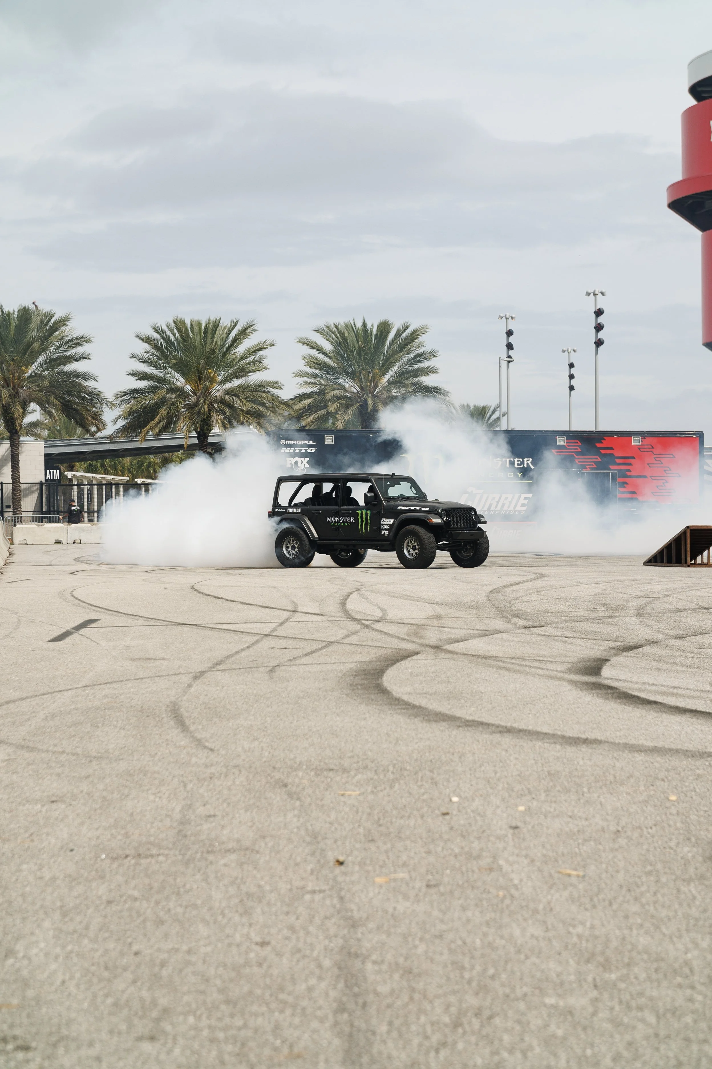 3_2_CaseyCurrie_DaytonaBikeWeek_DaytonaBeachFL_DriftJeep_NoCrop_001.jpg