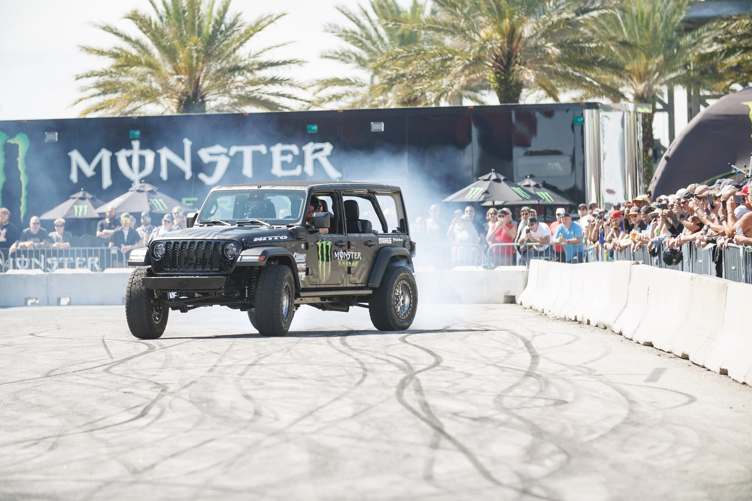 3_2_CaseyCurrie_DaytonaBikeWeek_DaytonaBeachFL_DriftJeep_NoCrop_007.jpg