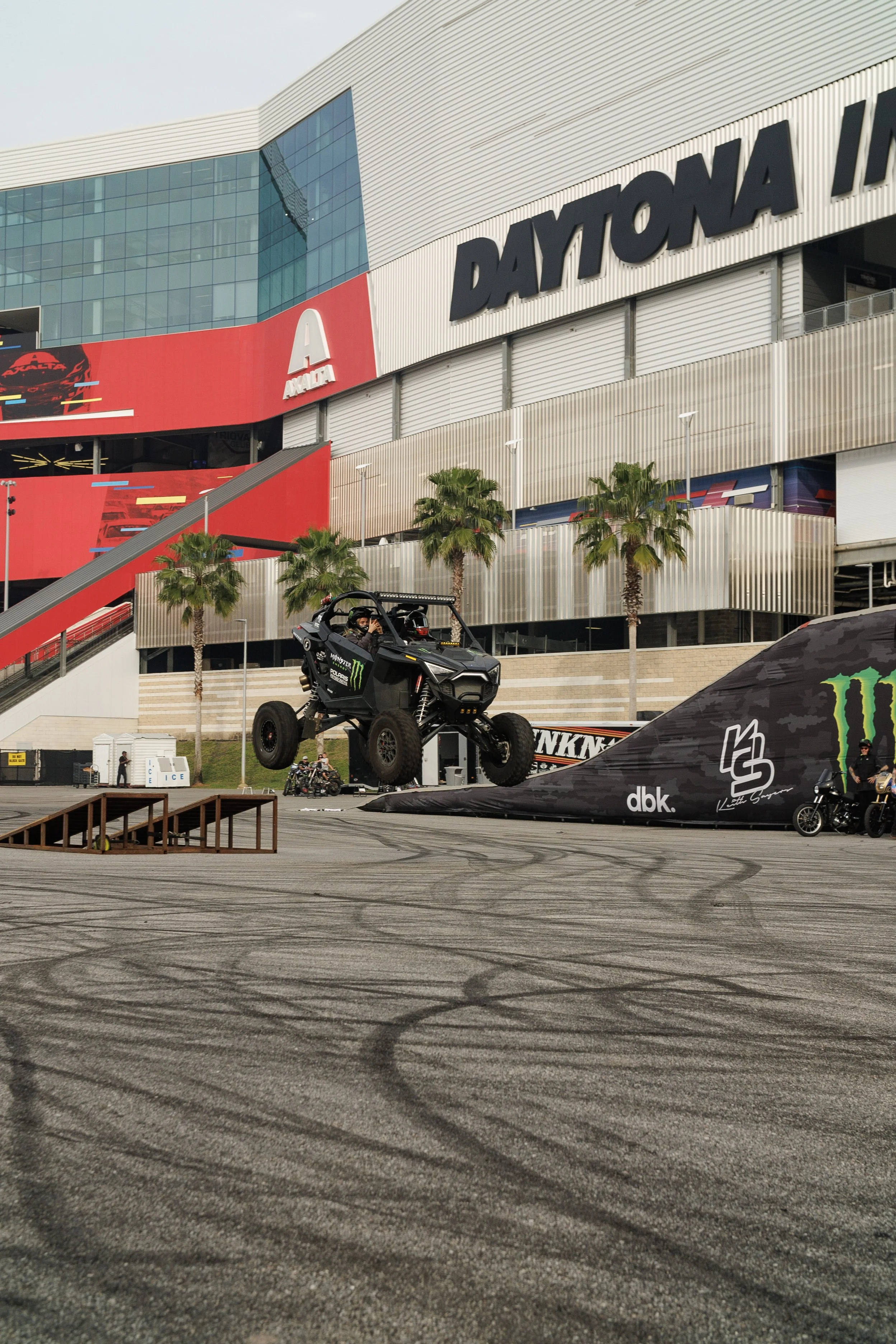3_2_CaseyCurrie_DaytonaBikeWeek_DaytonaBeachFL_PolarisRZRProR_NoCrop_007.jpg