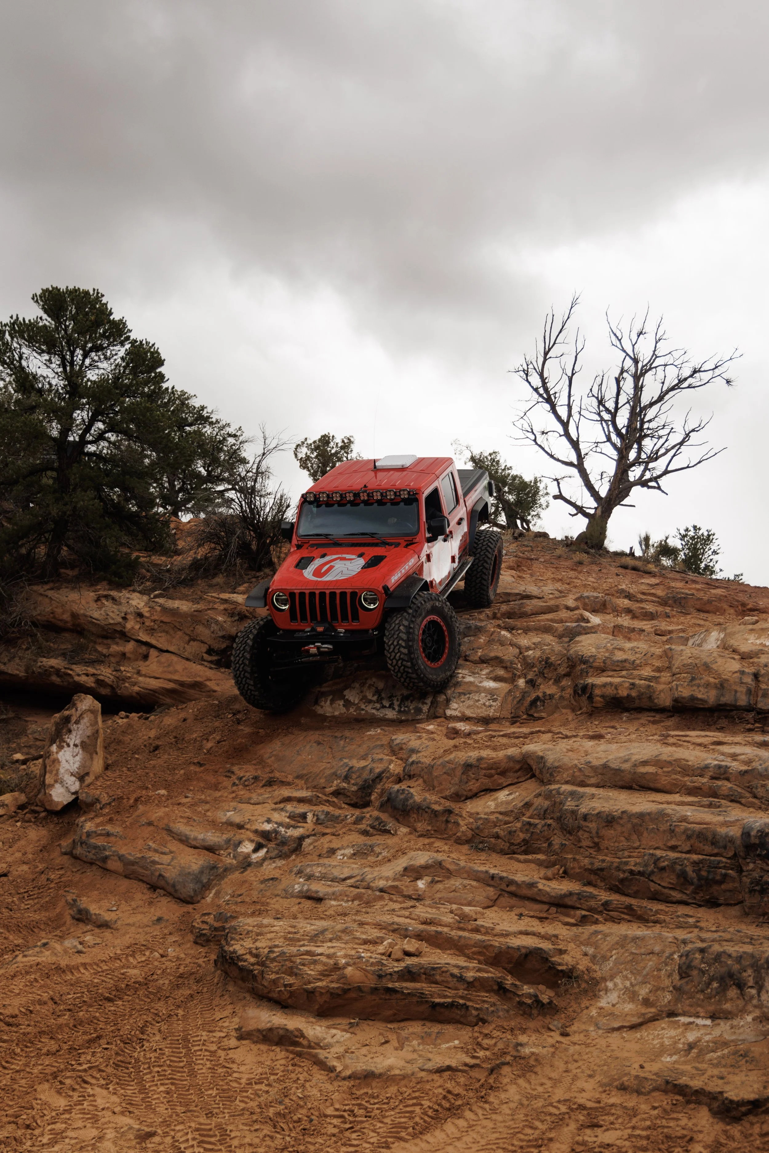 3_26_CaseyCurrie_MoabEJS_MoabUT_BehindTheRocks_Jeep_NoCrop_003.jpg