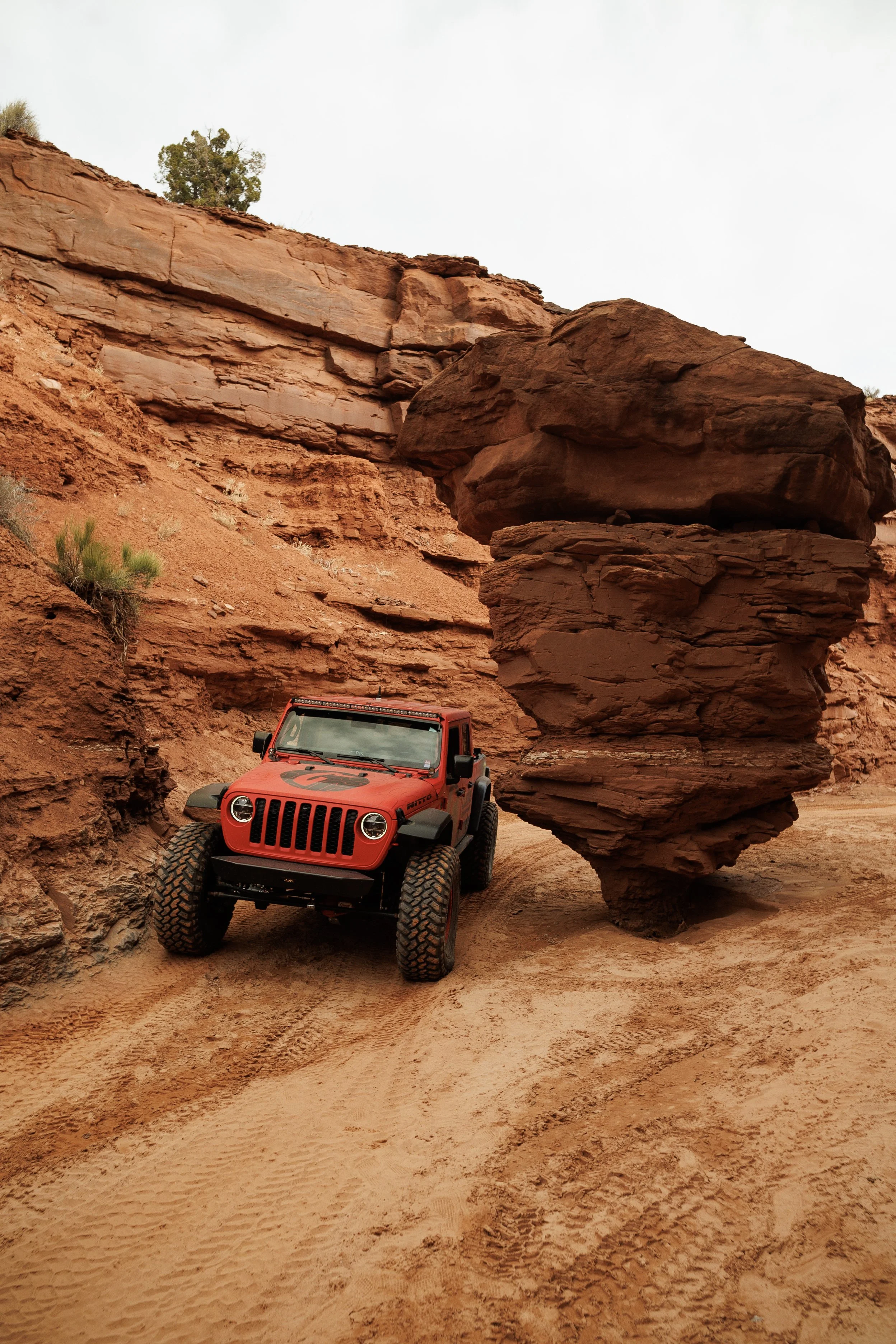 3_28_CaseyCurrie_MoabEJS_MoabUT_ThePickle_Jeep_NoCrop_004.jpg