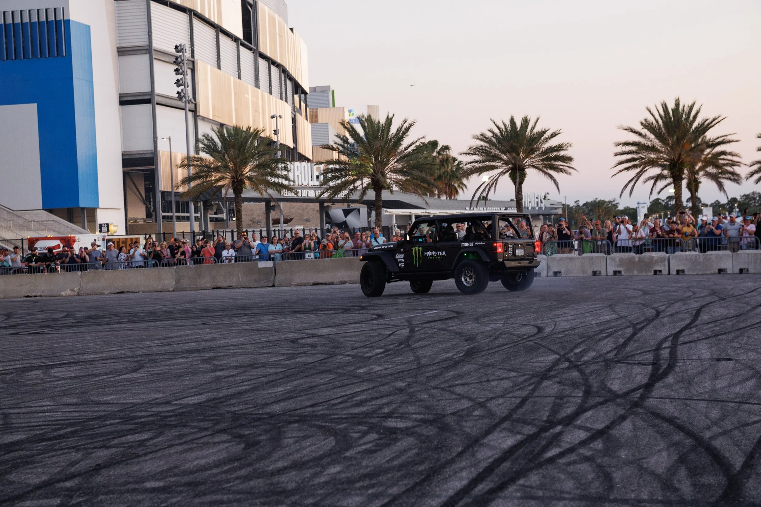 4_23_CaseyCurrie_JeepBeach_DaytonaBeachFL_NoCrop_002.jpg