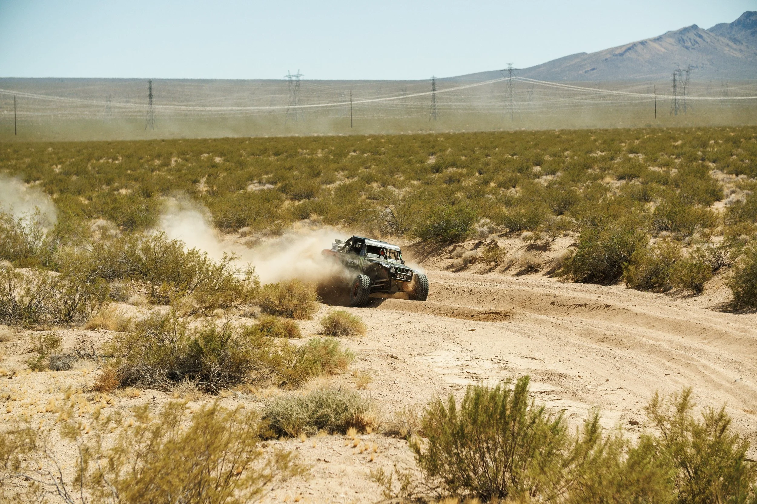 8_14_CaseyCurrie_Vegas2Reno_TrophyJeep_NoCrop_002.jpg