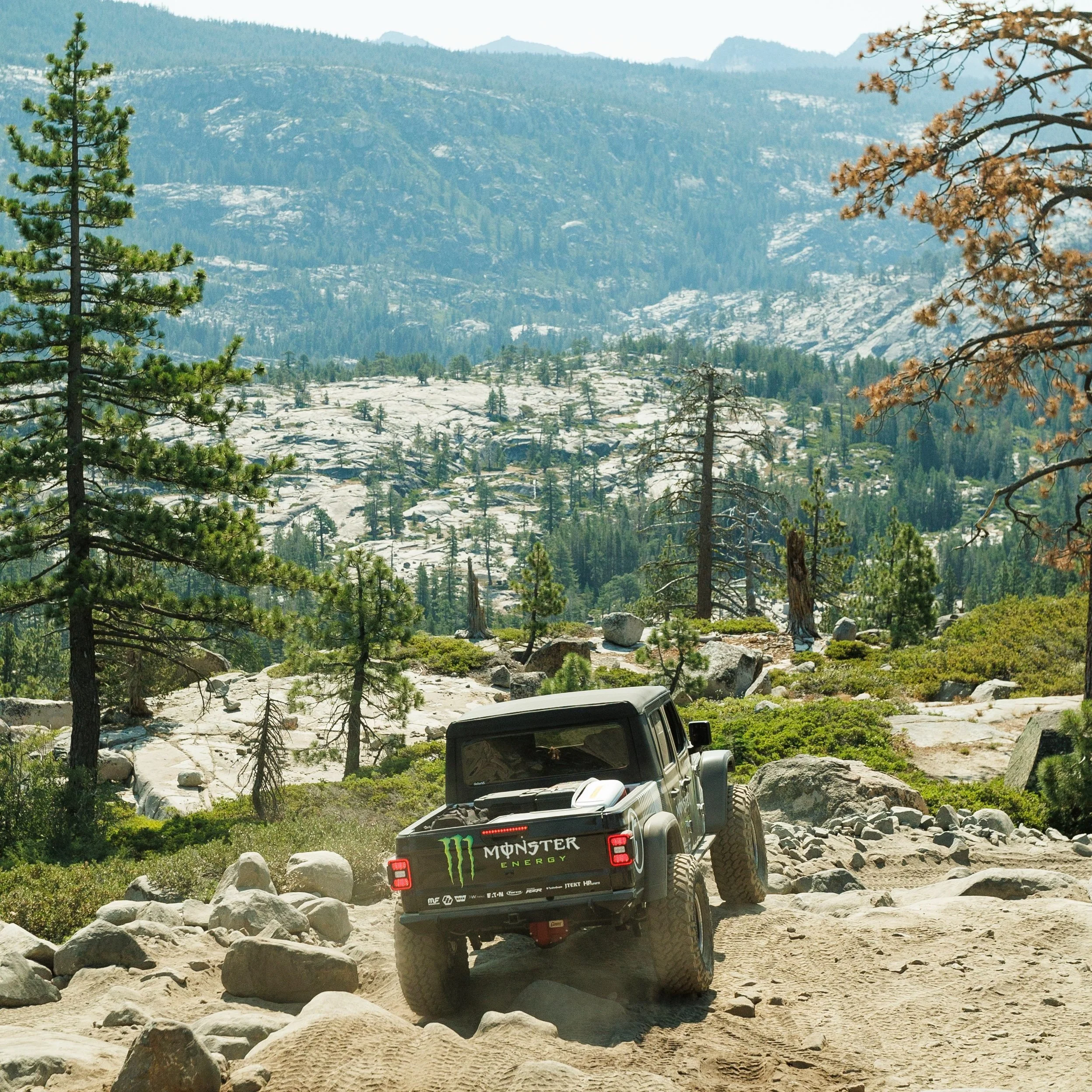 HELICOPTER RIDES AND FRESH INNOUT ON THE RUBICON TRAIL | JEEP JAMBOREE USA