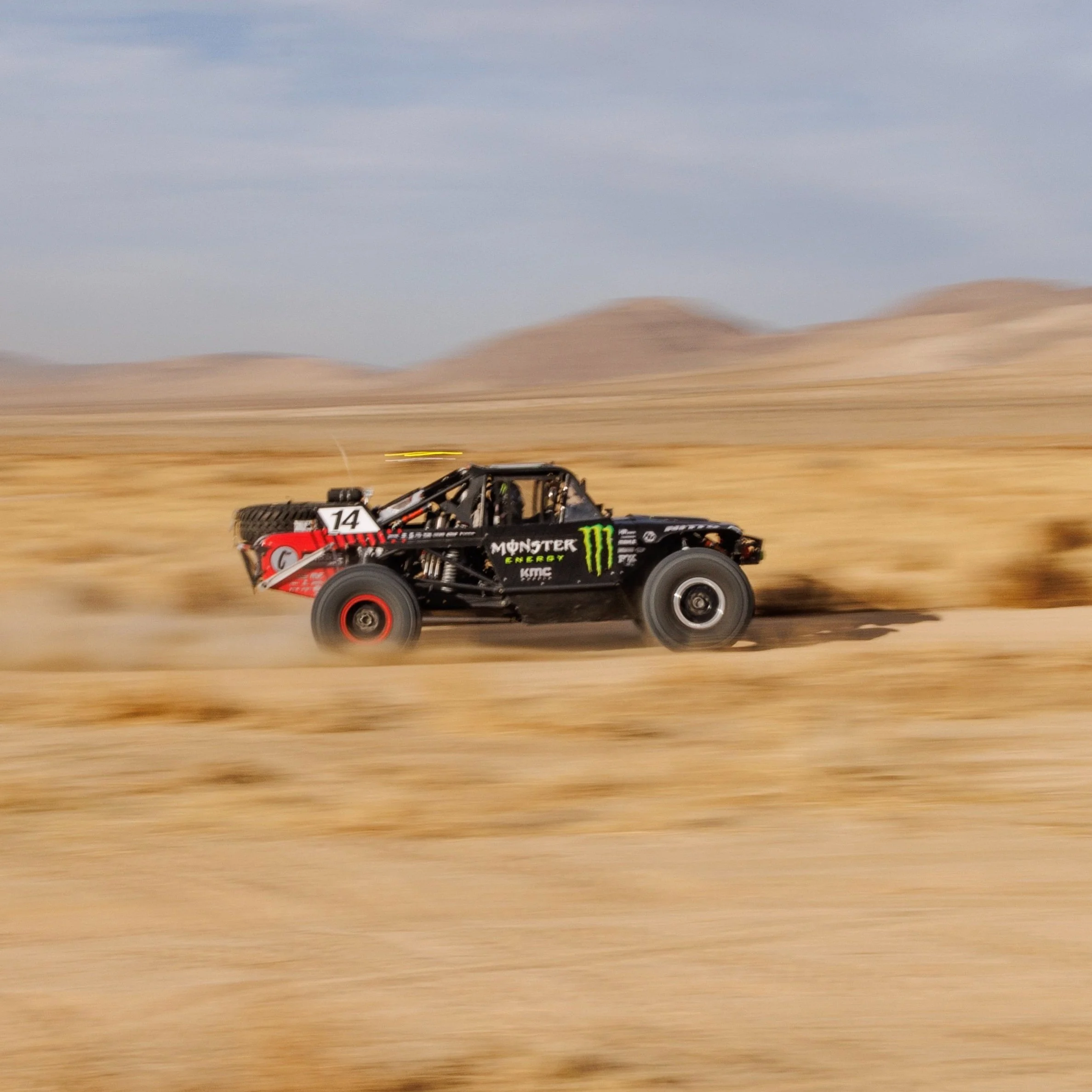DESERT PRERUN AND SHOCK TUNING THE TROPHY JEEP | KING OF HAMMERS 2025 | CASEY CURRIE VLOG