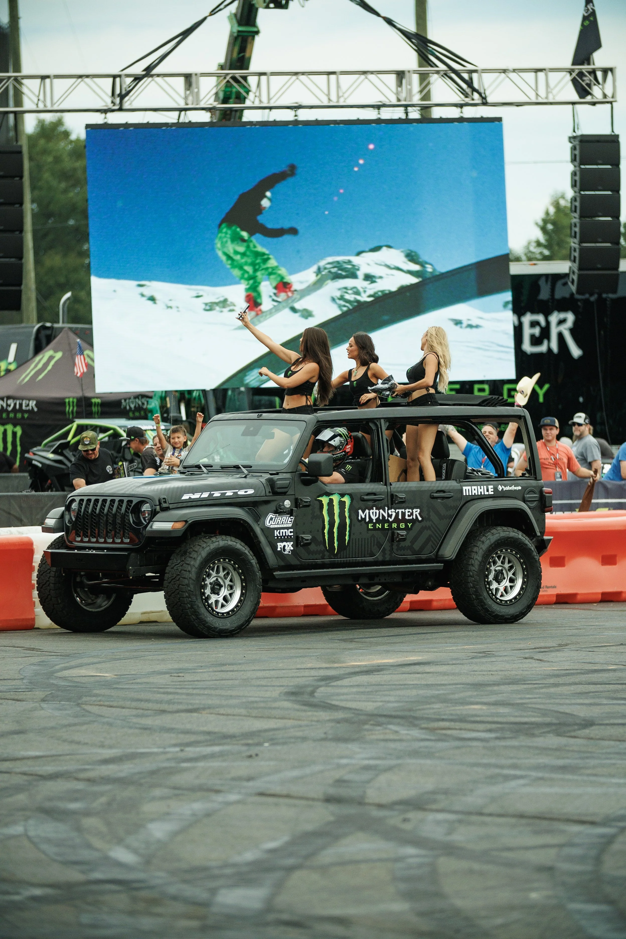 9_7_CaseyCurrie_SMXPlayoffs_CharlotteNC_DriftJeep_NoCrop_006.jpg