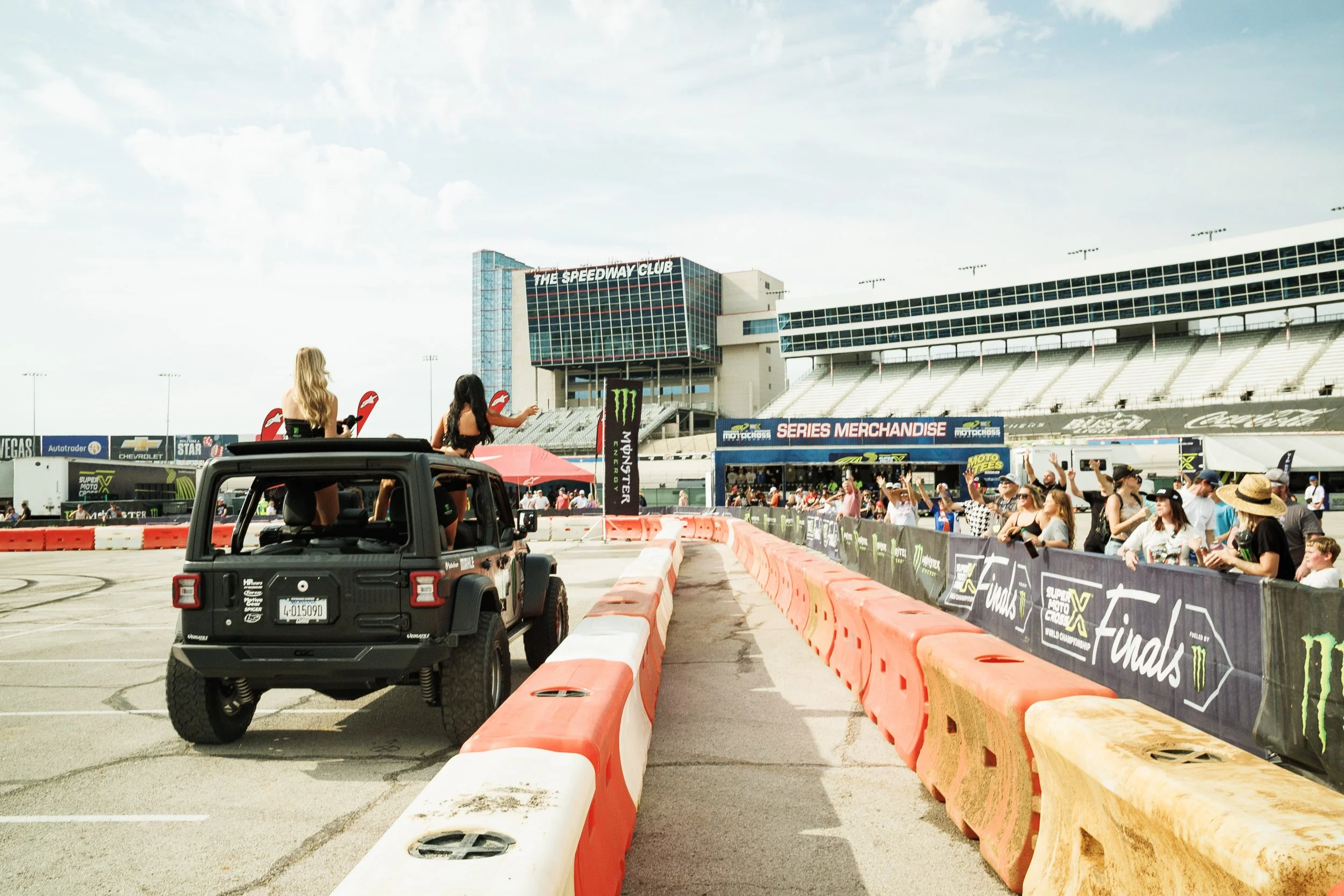 9_17_CaseyCurrie_SMXPlayoffs_FortWorthTX_DriftJeep_NoCrop_001.jpg