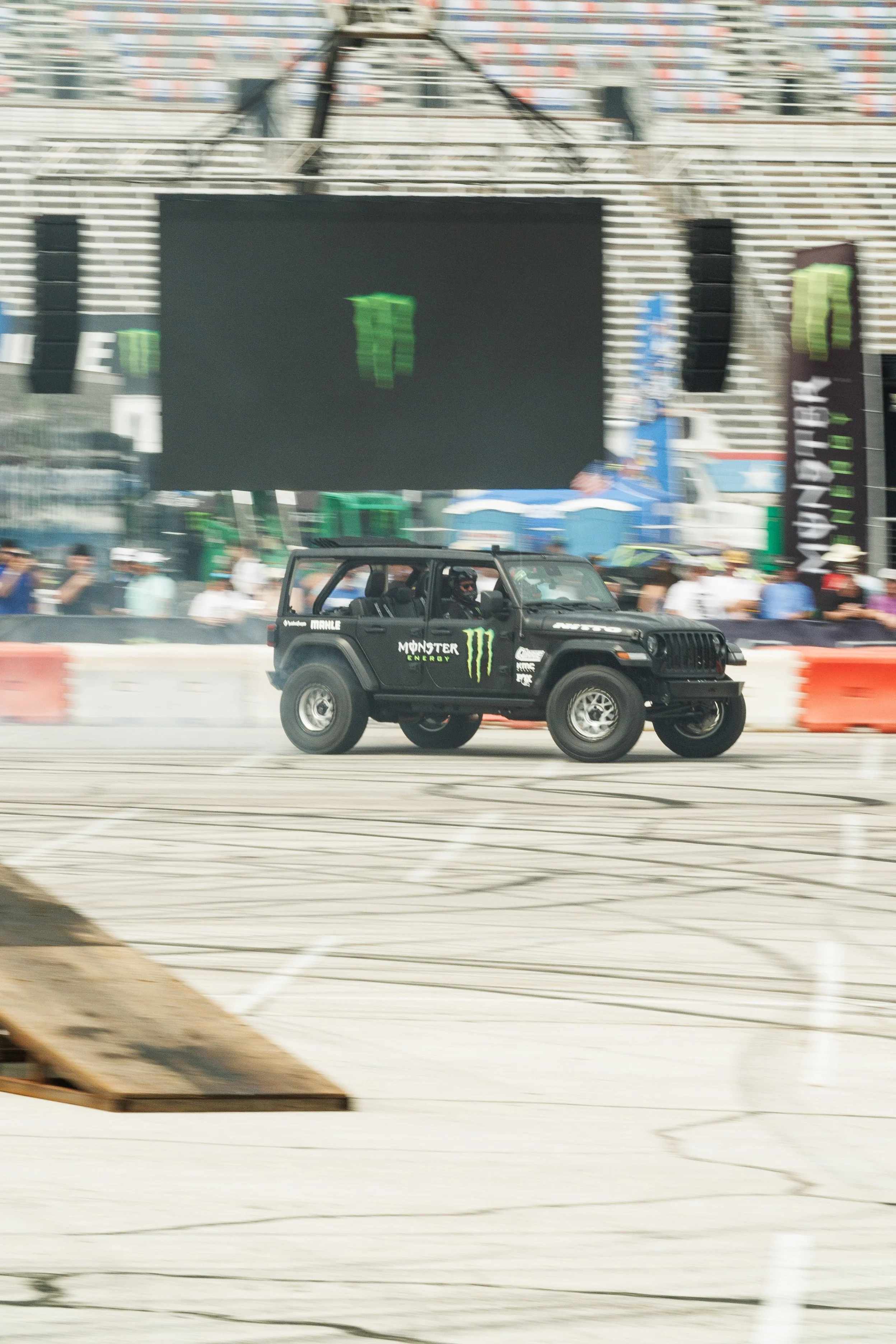 9_17_CaseyCurrie_SMXPlayoffs_FortWorthTX_DriftJeep_NoCrop_006.jpg