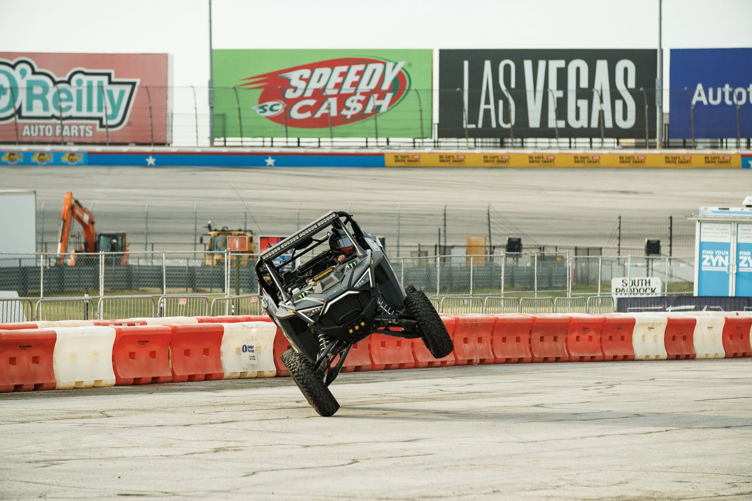 9_17_CaseyCurrie_SMXPlayoffs_FortWorthTX_PolarisRZRProR_NoCrop_002.jpg