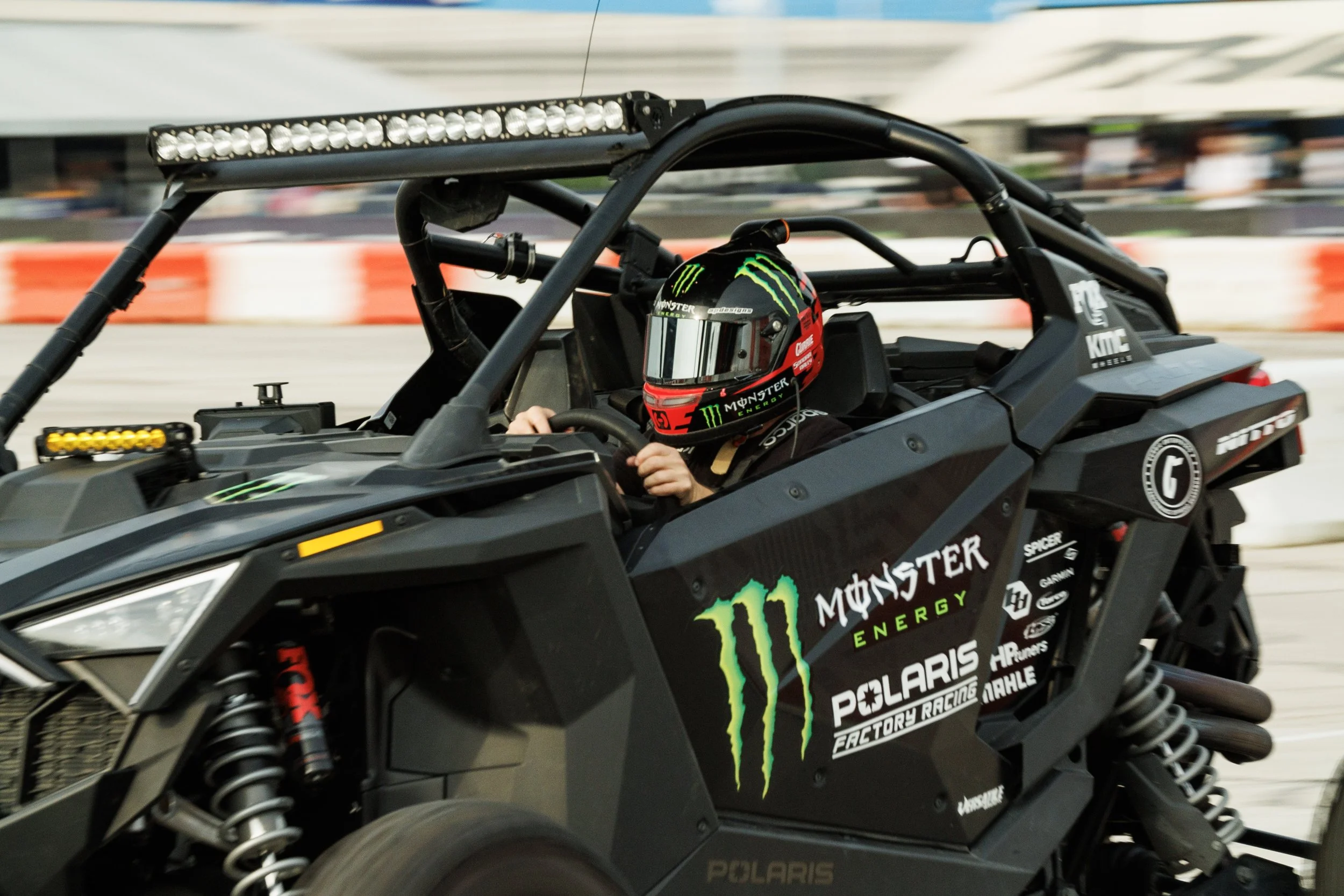 9_17_CaseyCurrie_SMXPlayoffs_FortWorthTX_PolarisRZRProR_NoCrop_006.jpg