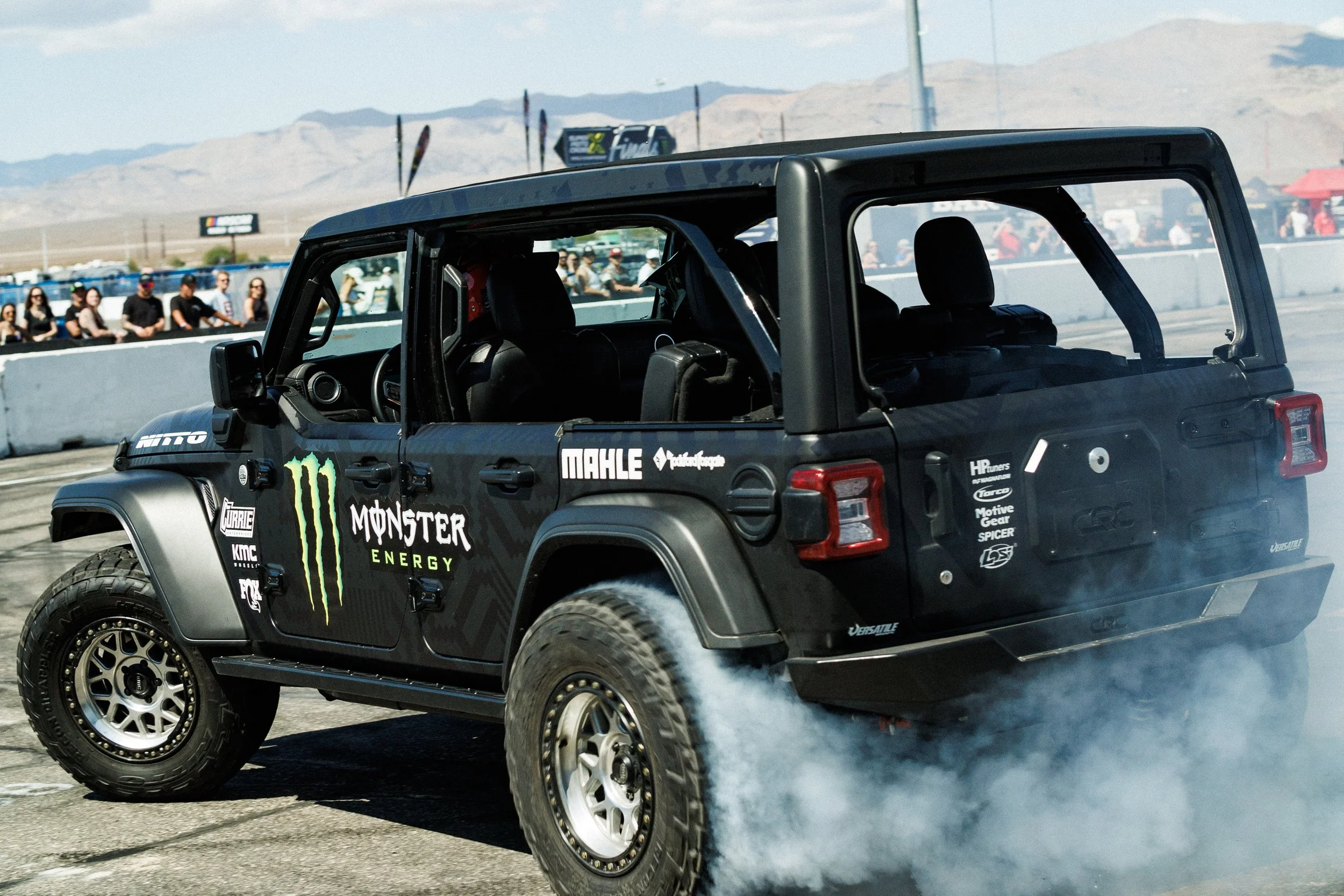 9_21_CaseyCurrie_SMXPlayoffs_LasVegasNV_DriftJeep_NoCrop_004.jpg