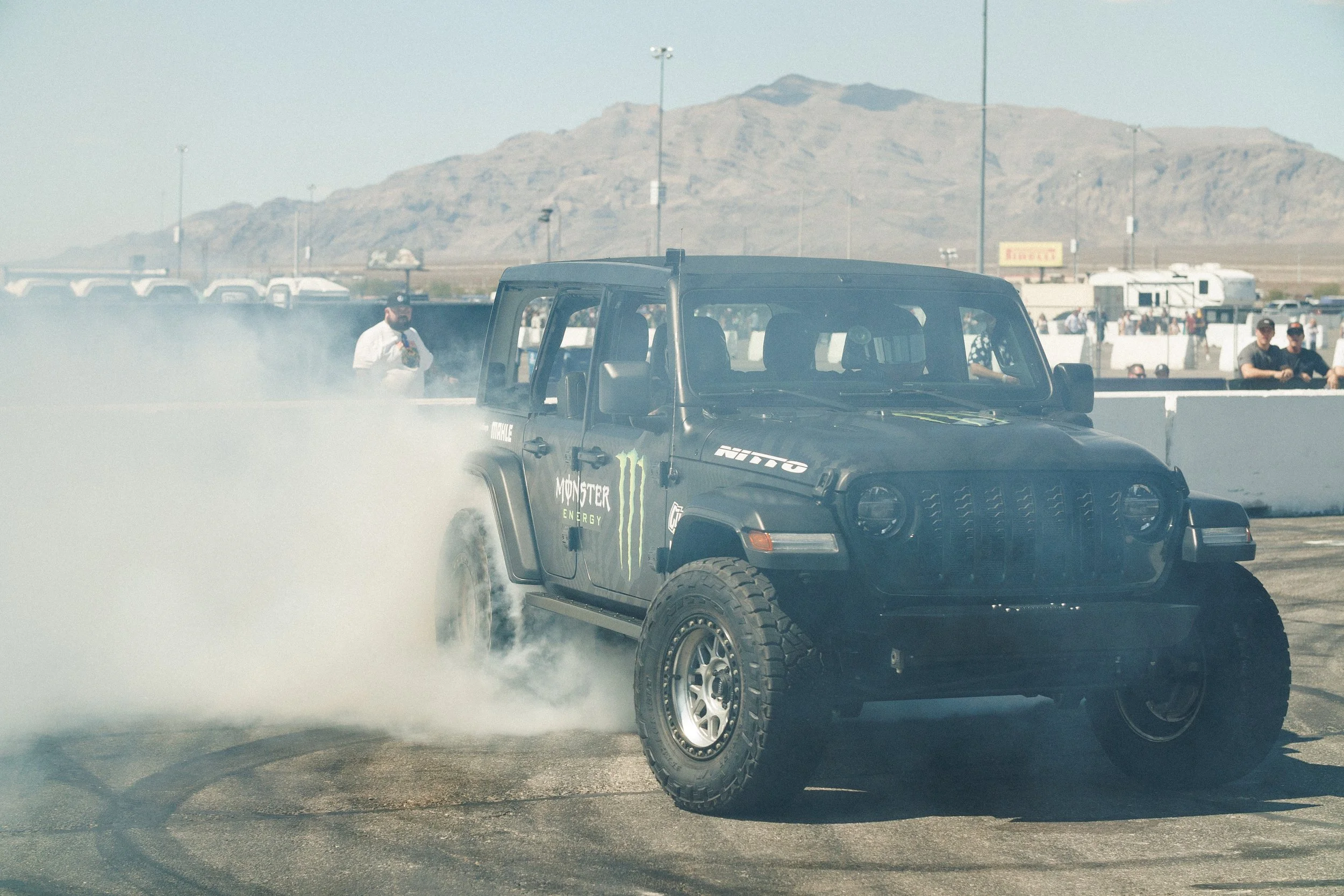 9_21_CaseyCurrie_SMXPlayoffs_LasVegasNV_DriftJeep_NoCrop_005.jpg