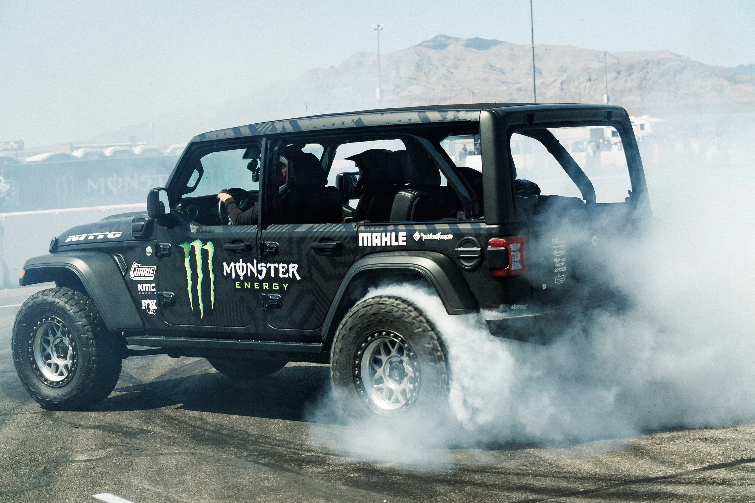 9_21_CaseyCurrie_SMXPlayoffs_LasVegasNV_DriftJeep_NoCrop_007.jpg