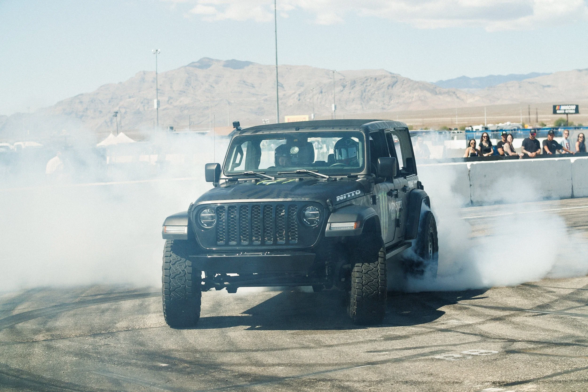 9_21_CaseyCurrie_SMXPlayoffs_LasVegasNV_DriftJeep_NoCrop_006.jpg
