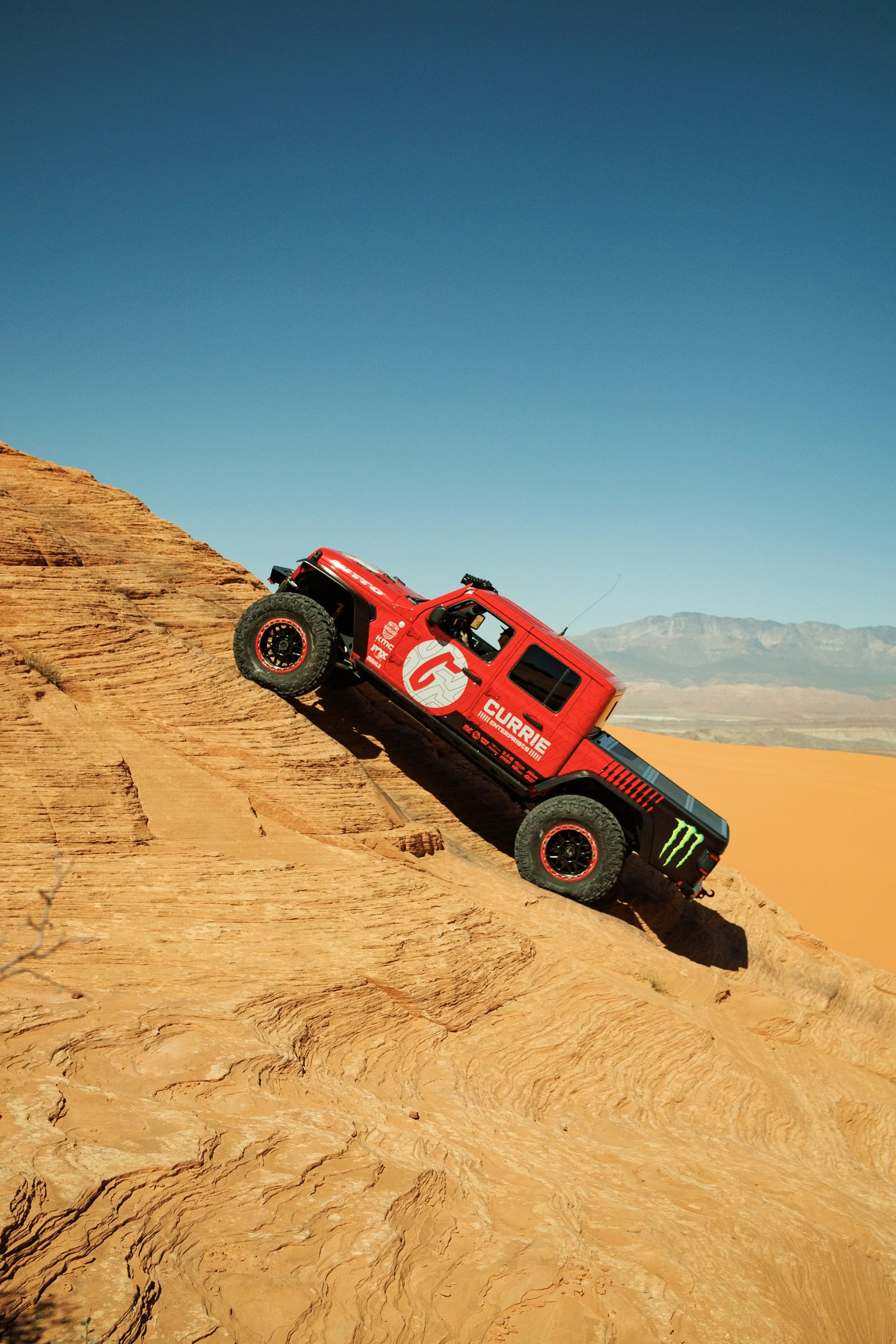 10_2_CaseyCurrie_TrailHero_SandHollowUT_Day2_DeadBroke_Triple7_CurrieHemiJeepJT_NoCrop_003.jpg