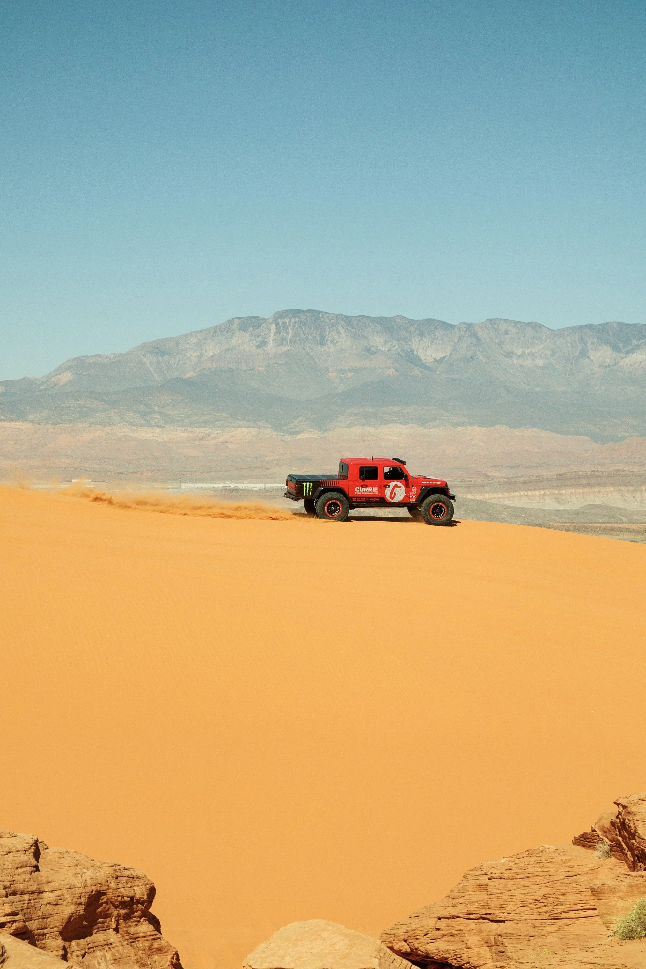 10_2_CaseyCurrie_TrailHero_SandHollowUT_Day2_DeadBroke_Triple7_CurrieHemiJeepJT_NoCrop_006.jpg