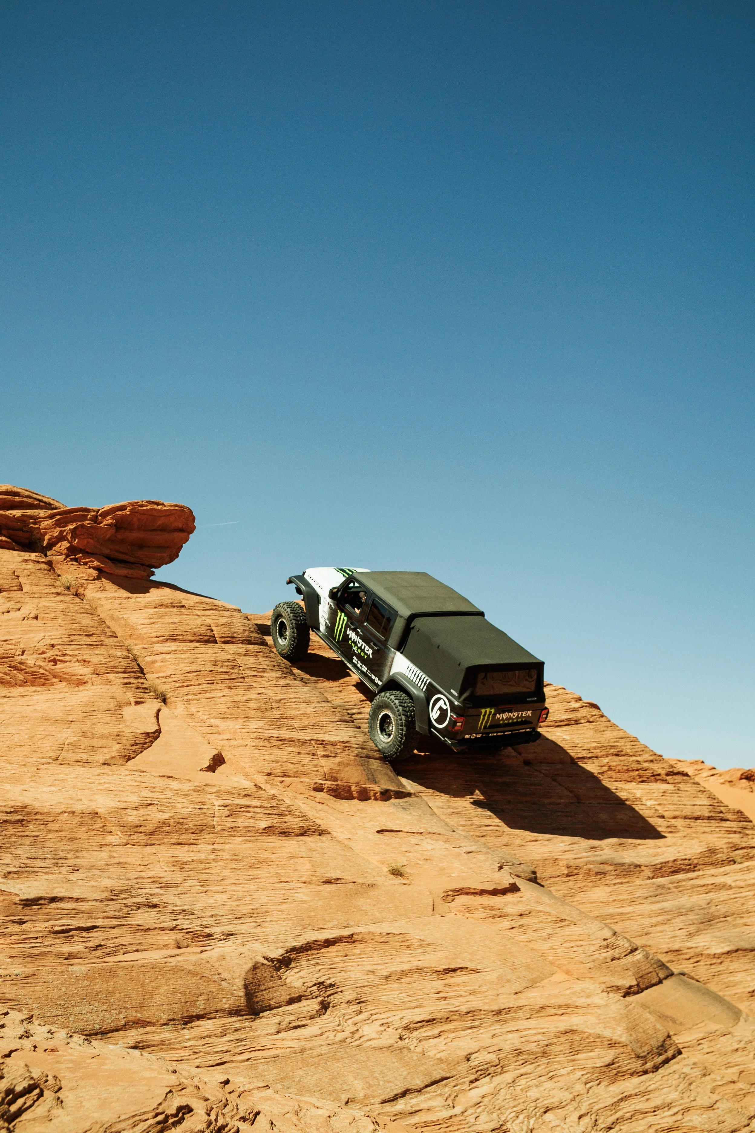 10_2_CaseyCurrie_TrailHero_SandHollowUT_Day2_DeadBroke_Triple7_MonsterEnergyDieselJeepJT_NoCrop_008.jpg