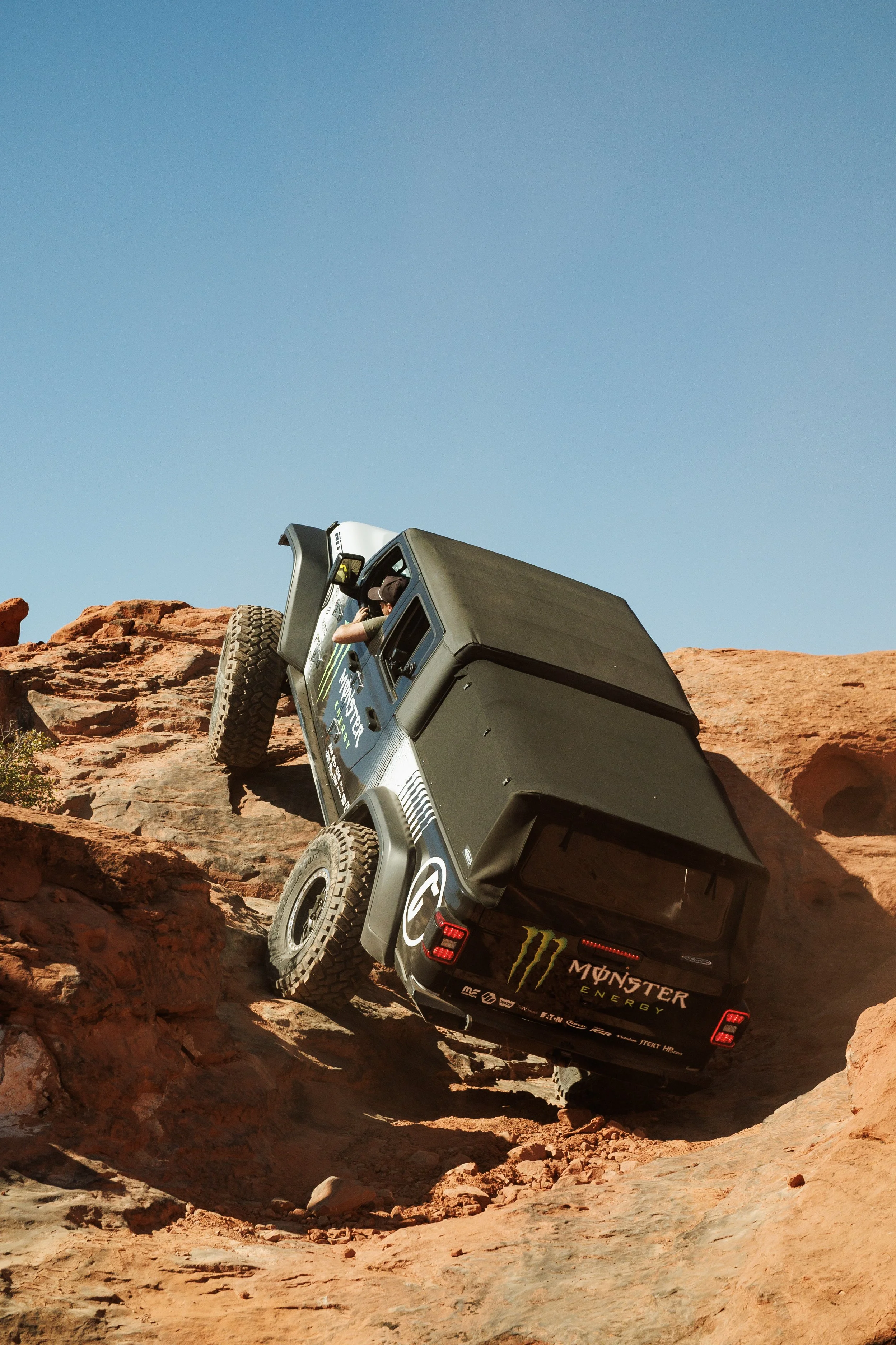 10_3_CaseyCurrie_TrailHero_SandHollowUT_Day3_DoubleSammy_Unforgiven_MonsterEnergyDieselJeepJT_NoCrop_002.jpg