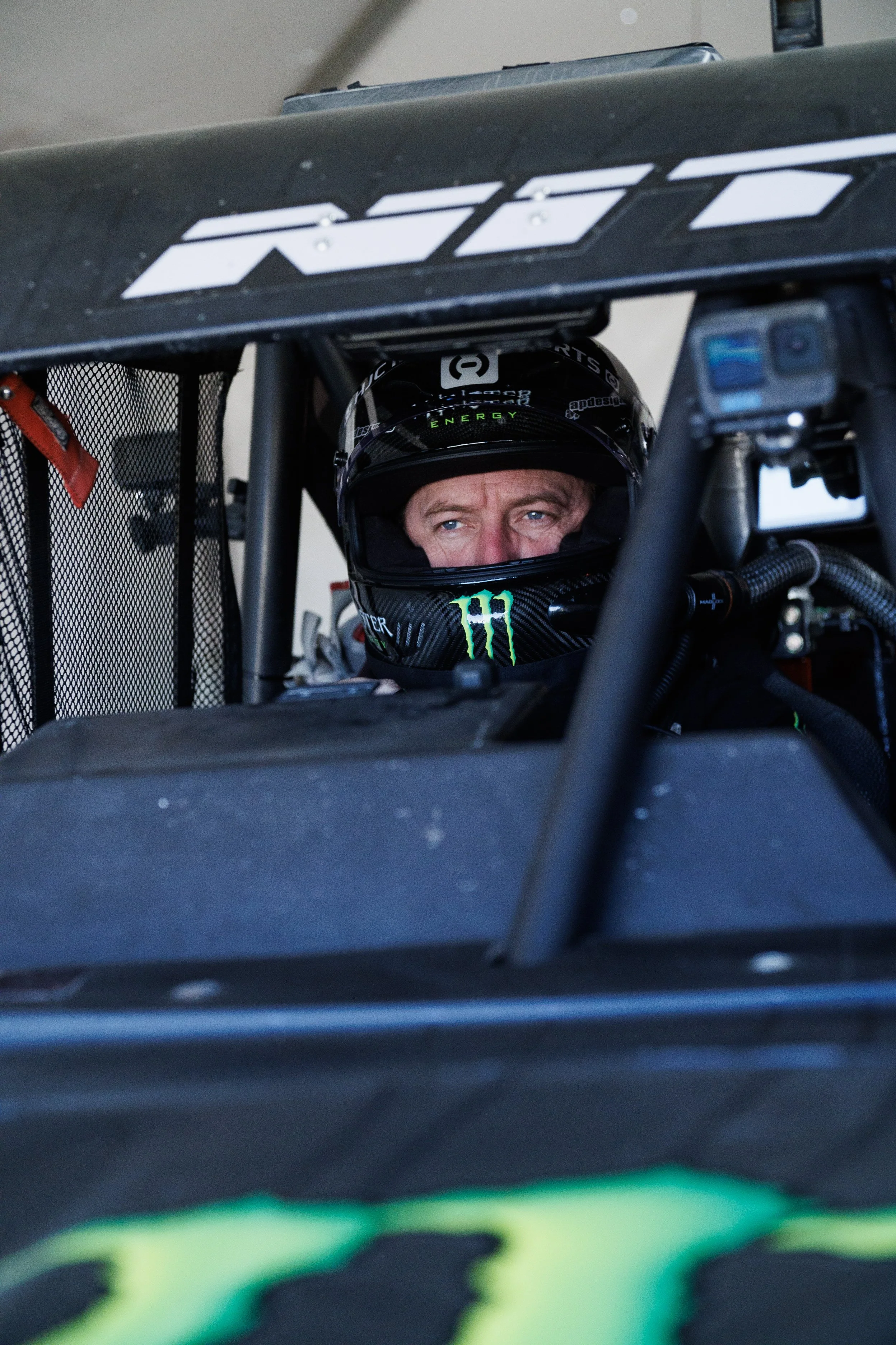 2_1_CaseyCurrie_KingOfHammers_TrophyJeepShakedown_TrophyJeep_NoCrop_015.jpg