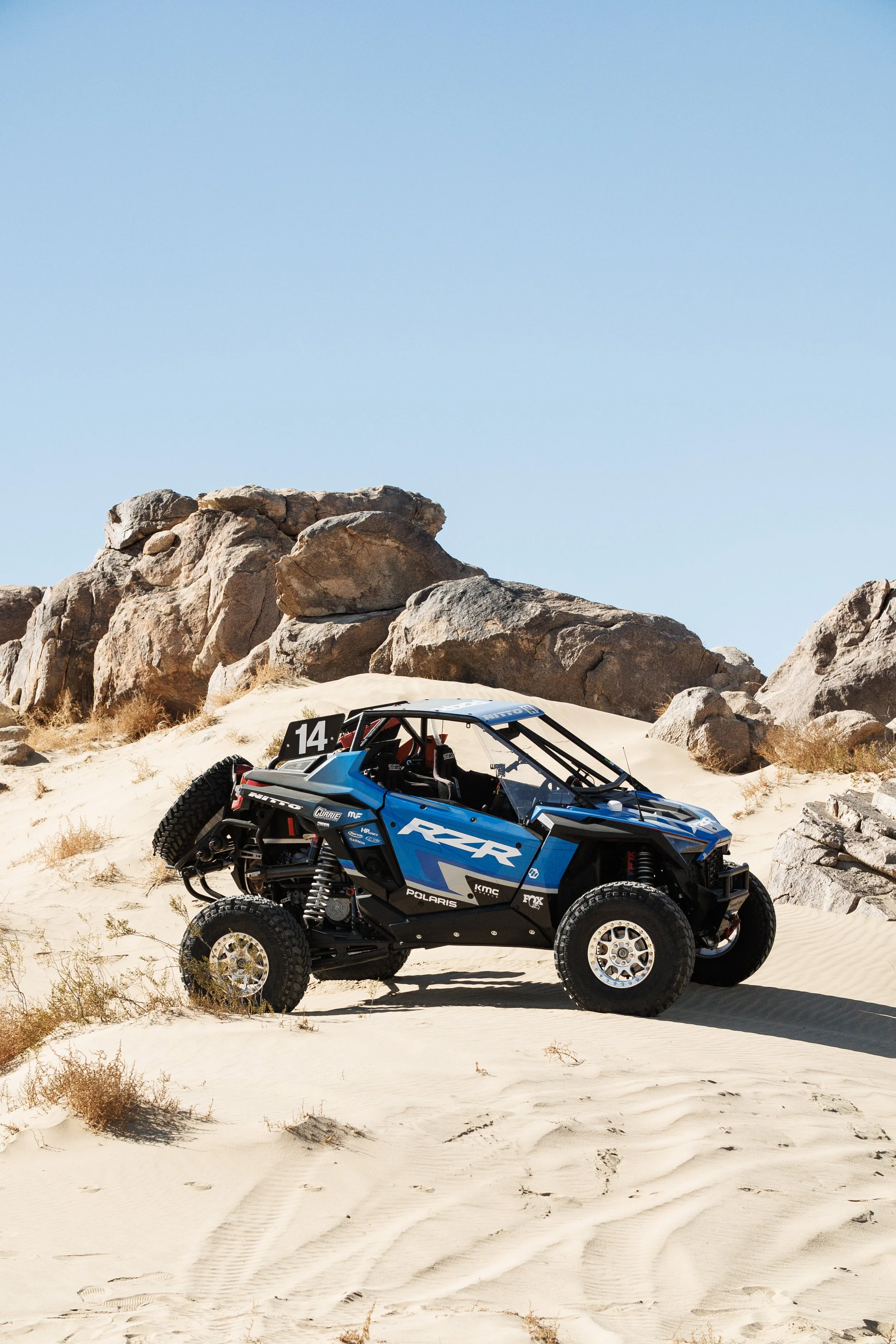 2_2_CaseyCurrie_KingOfHammers_PolarisRZRTurboR_NoCrop_004.jpg