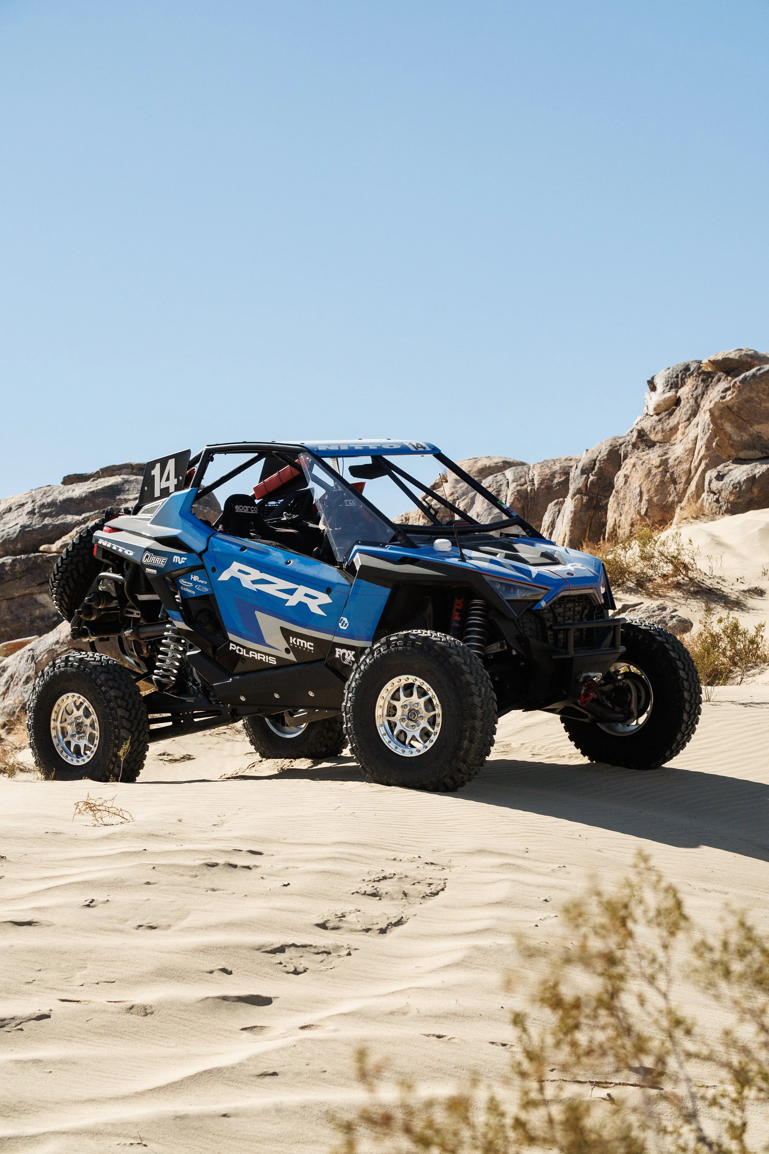 2_2_CaseyCurrie_KingOfHammers_PolarisRZRTurboR_NoCrop_008.jpg