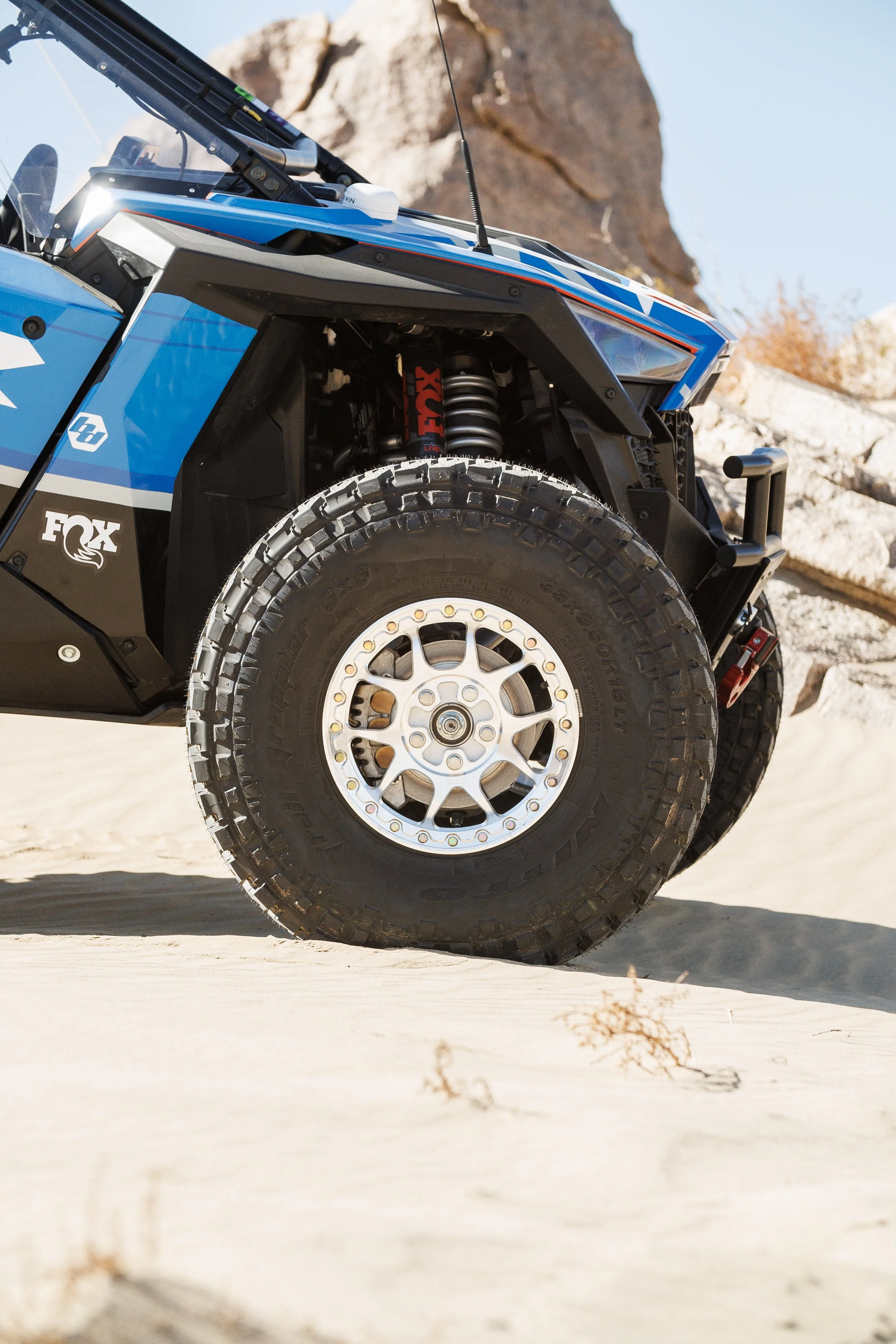 2_2_CaseyCurrie_KingOfHammers_PolarisRZRTurboR_NoCrop_009.jpg
