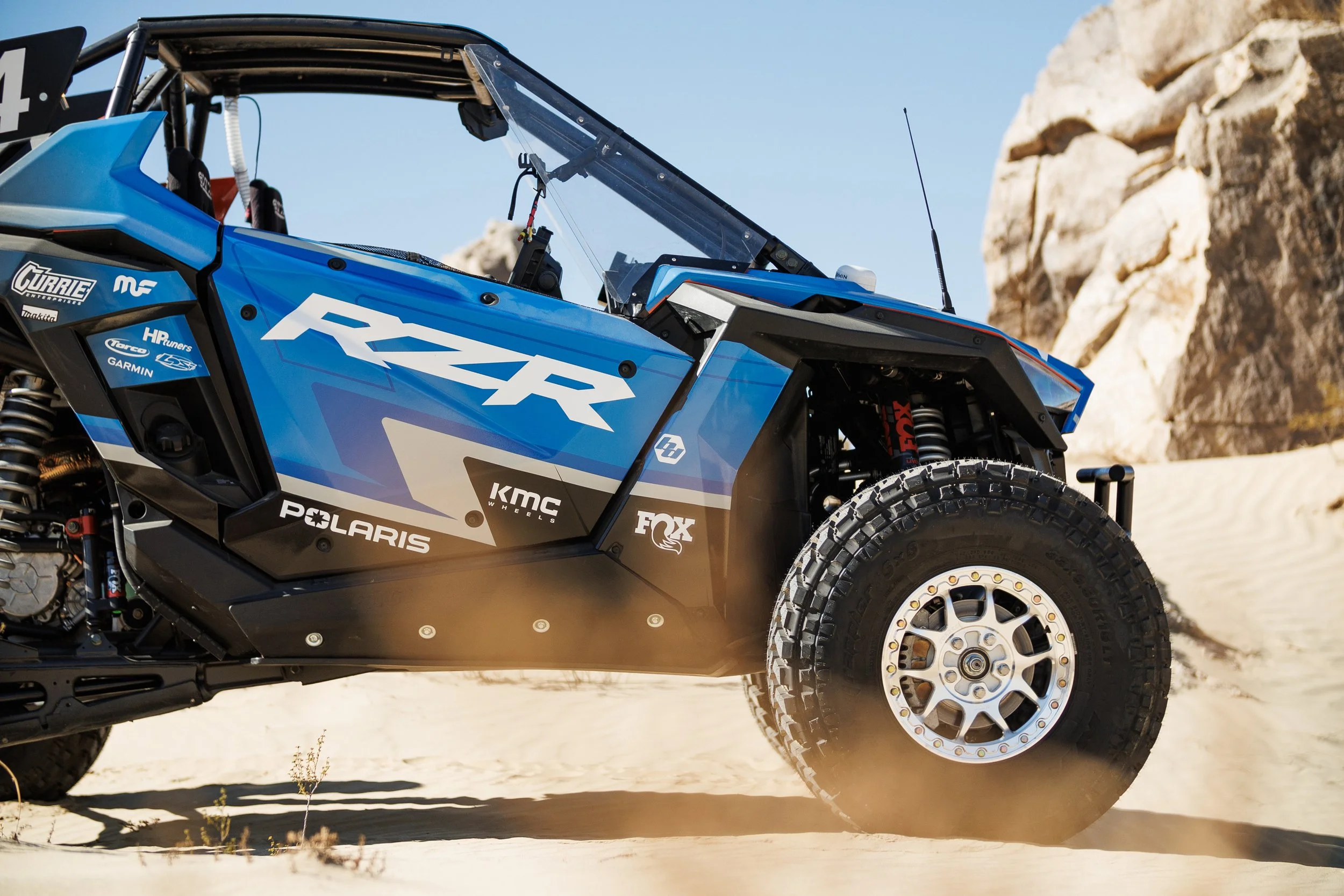 2_2_CaseyCurrie_KingOfHammers_PolarisRZRTurboR_NoCrop_018.jpg