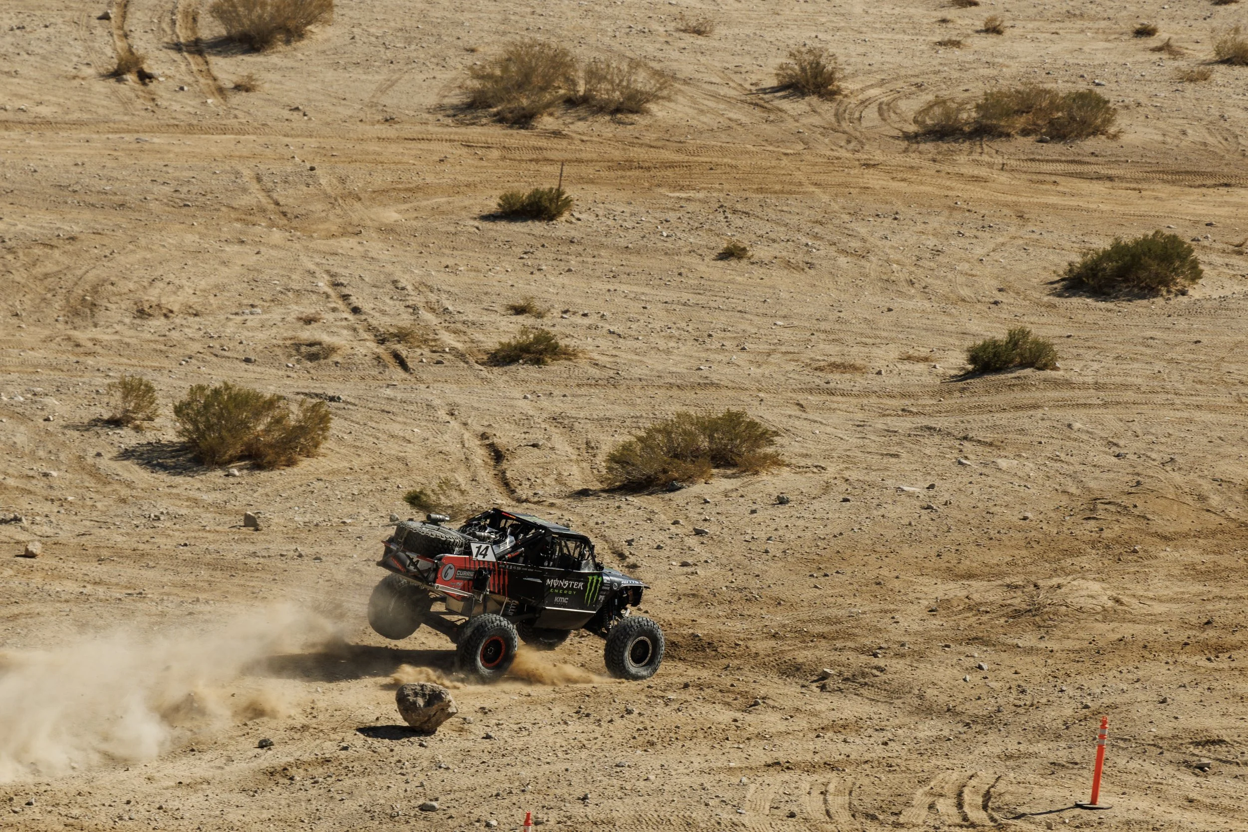 2_5_CaseyCurrie_KingOfHammers_JohnsonValleyCA_TrophyJeep_NoCrop_009.jpg