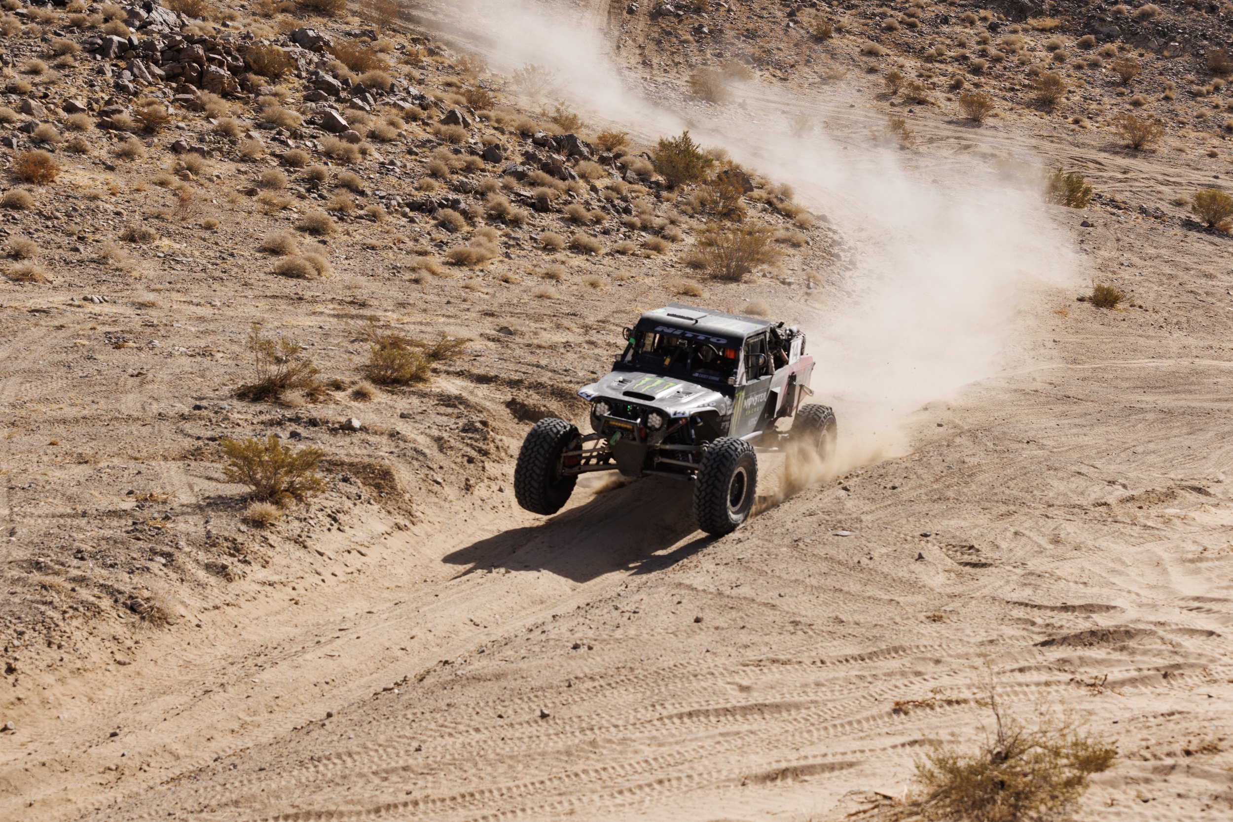 2_8_CaseyCurrie_KingOfTheHammers_JohnsonValleyCA_TrophyJeep_NoCrop_008.jpg