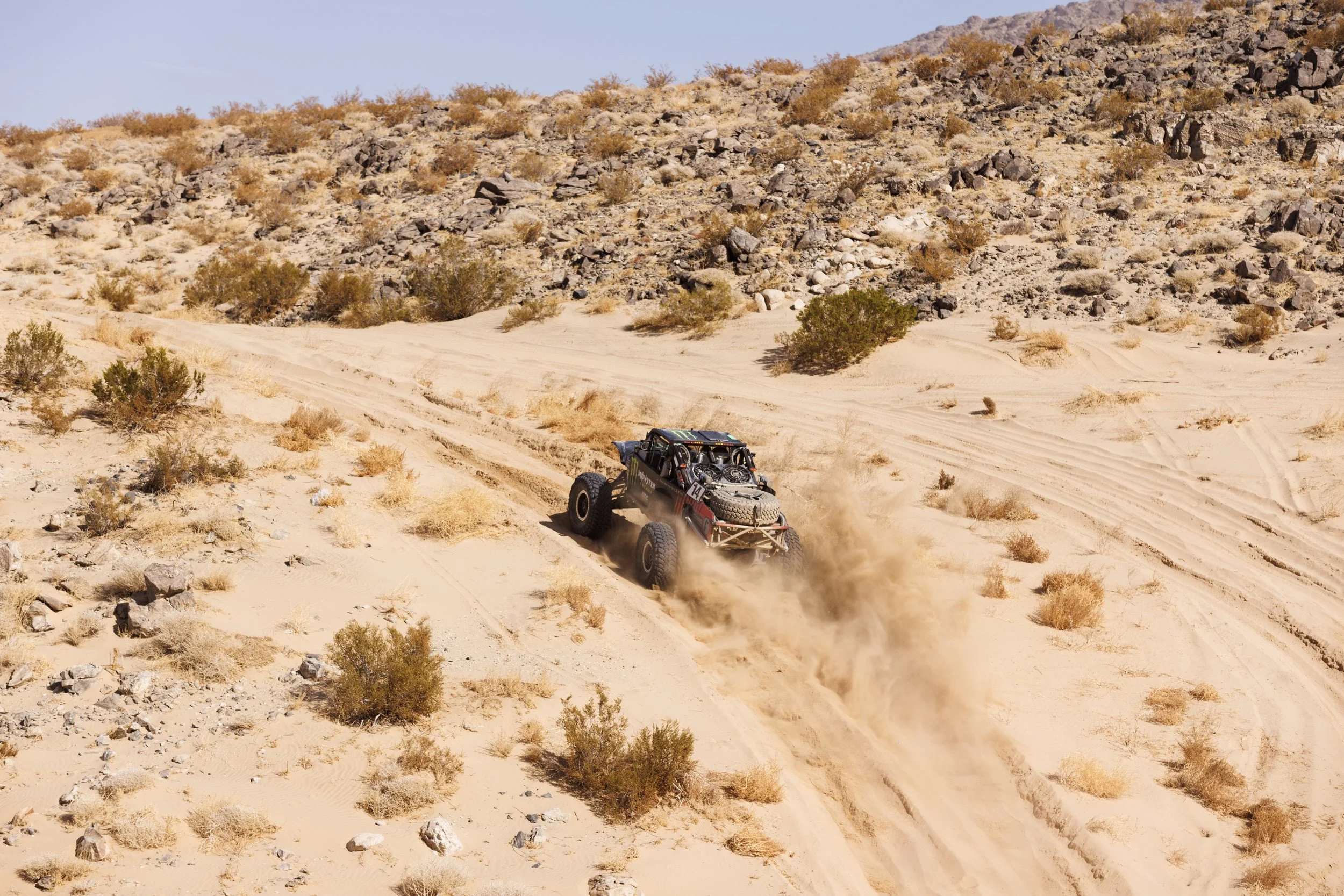 2_8_CaseyCurrie_KingOfTheHammers_JohnsonValleyCA_TrophyJeep_NoCrop_009.jpg