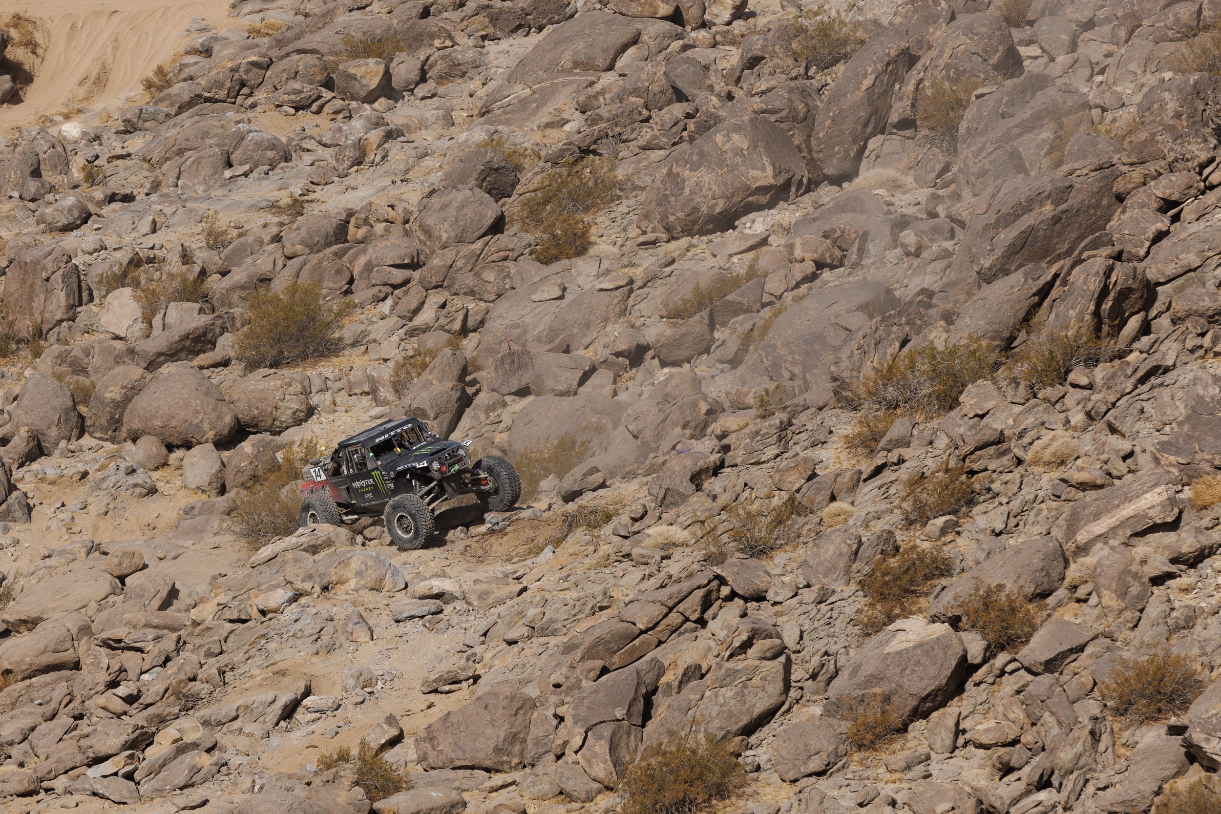 2_8_CaseyCurrie_KingOfTheHammers_JohnsonValleyCA_TrophyJeep_NoCrop_012.jpg