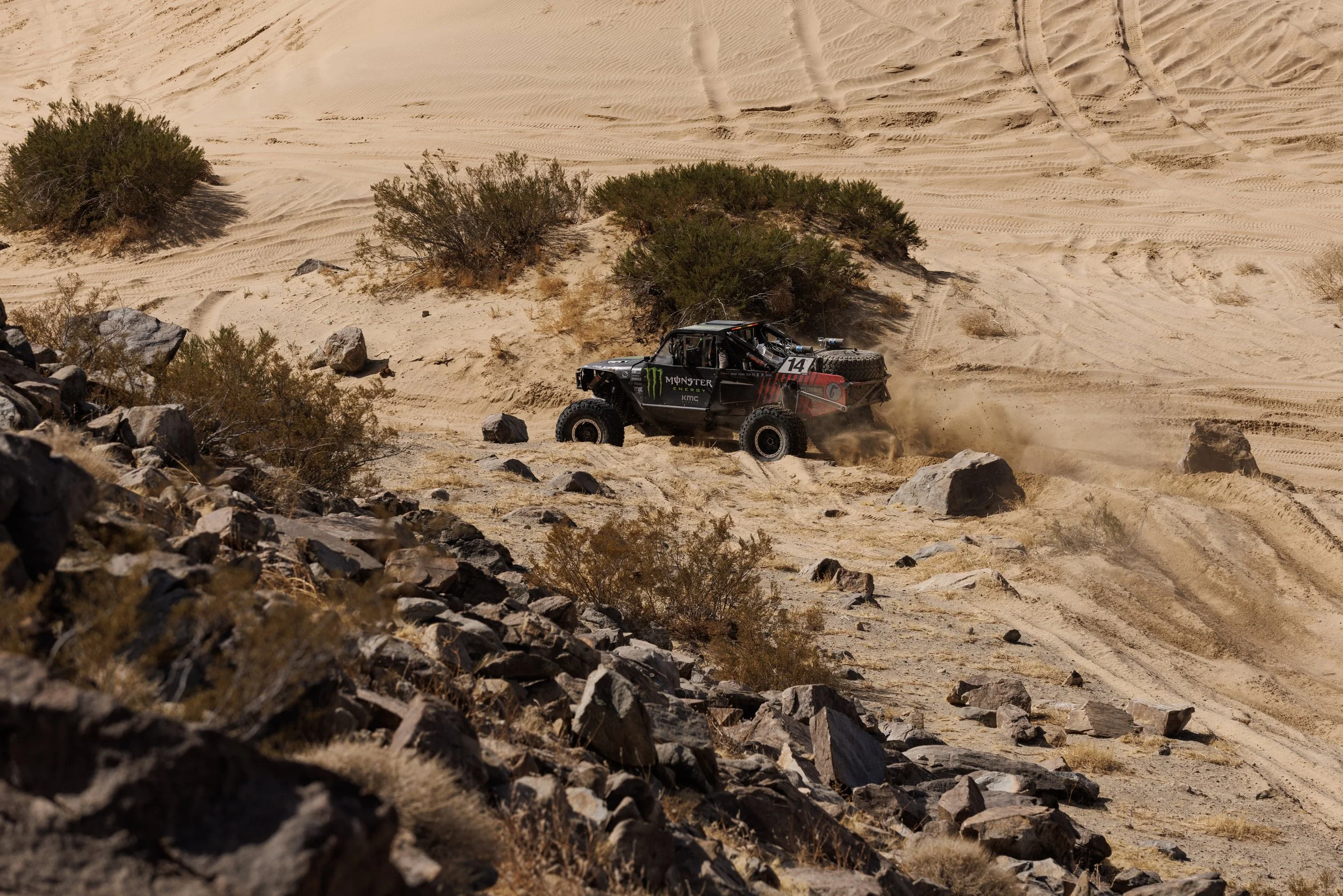 2_8_CaseyCurrie_KingOfTheHammers_JohnsonValleyCA_TrophyJeep_NoCrop_019.jpg