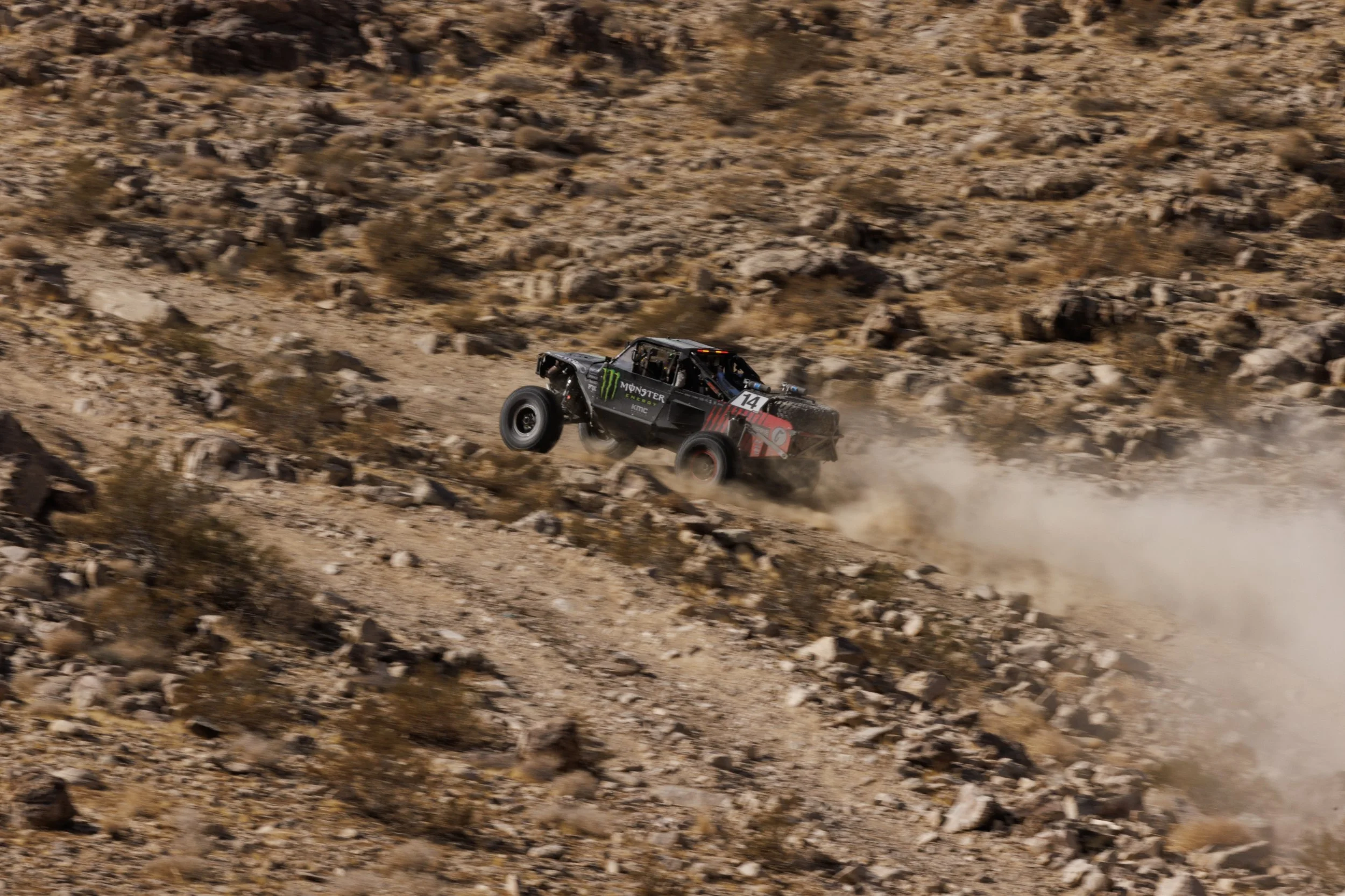 2_8_CaseyCurrie_KingOfTheHammers_JohnsonValleyCA_TrophyJeep_NoCrop_022.jpg