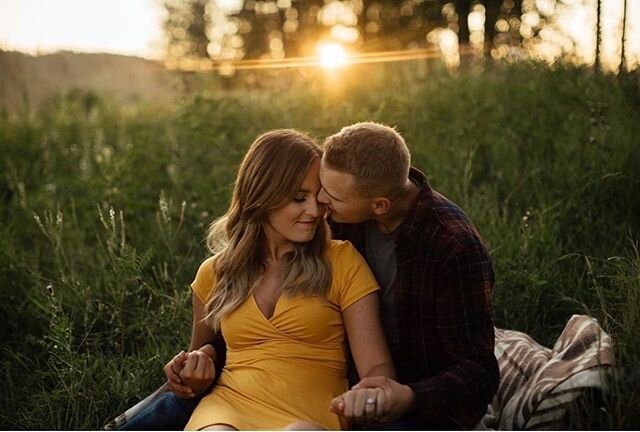 Happy Friday everyone! I cannot believe summer is here. Despite wedding season being hella different, I cannot wait to see all of my brides beautiful faces!! 📸 @carissamariephotography_ 💄 @franklinmakeup // @blushartistrymua