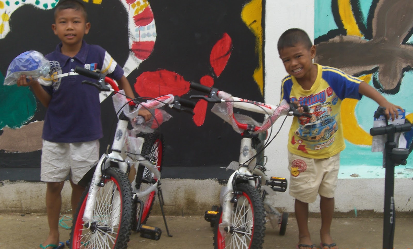 aurora grants volunteering elves and more childrens bikes.jpg