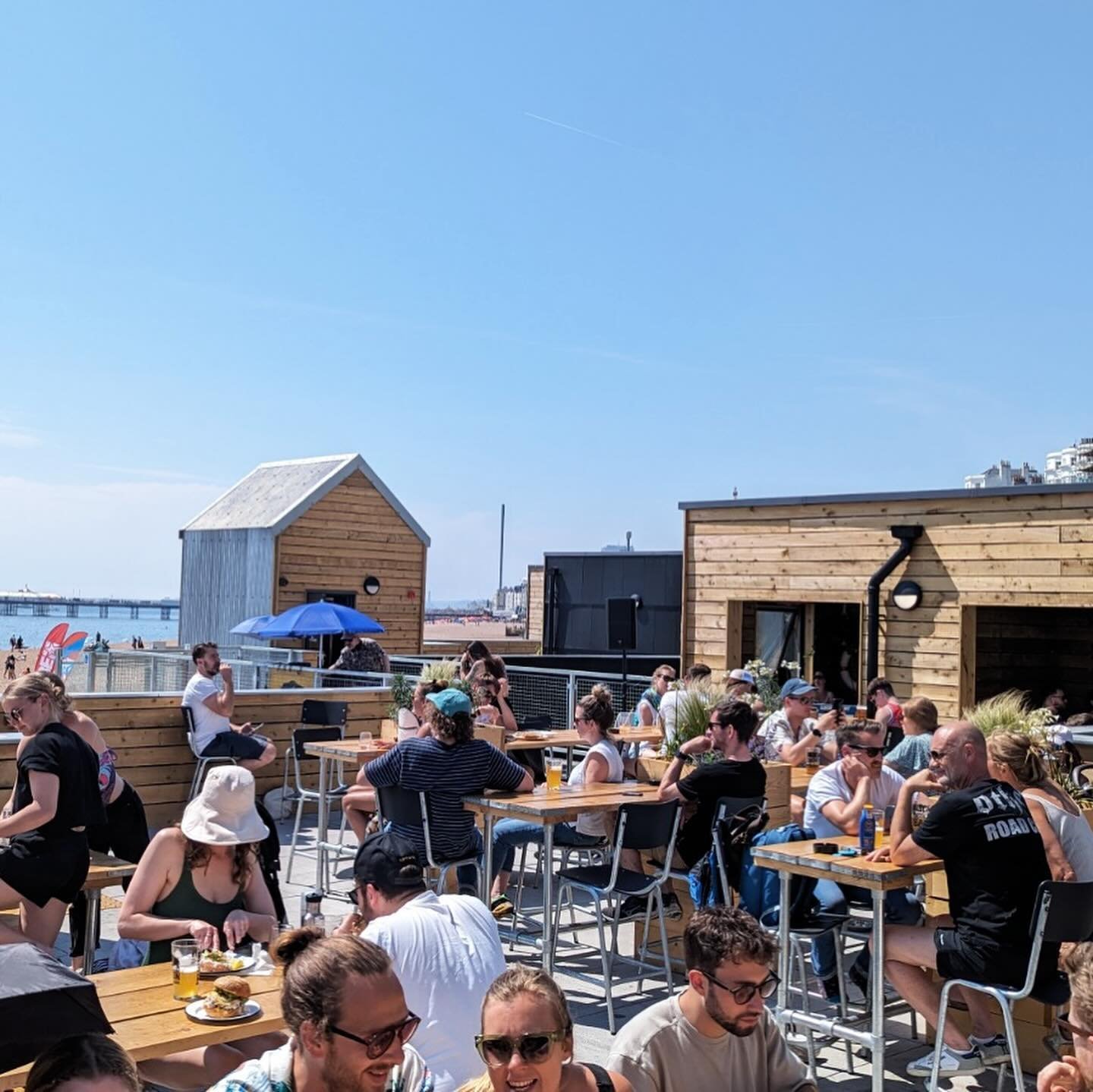 Rooftop parties are back from the Early May Bank Holiday weekend kicking off our summer season ☀️

We can all feel it&hellip; the summer is coming. We felt the sunny rays on our cheeks, and now we want MORE. 

Who can&rsquo;t wait to be sipping a del