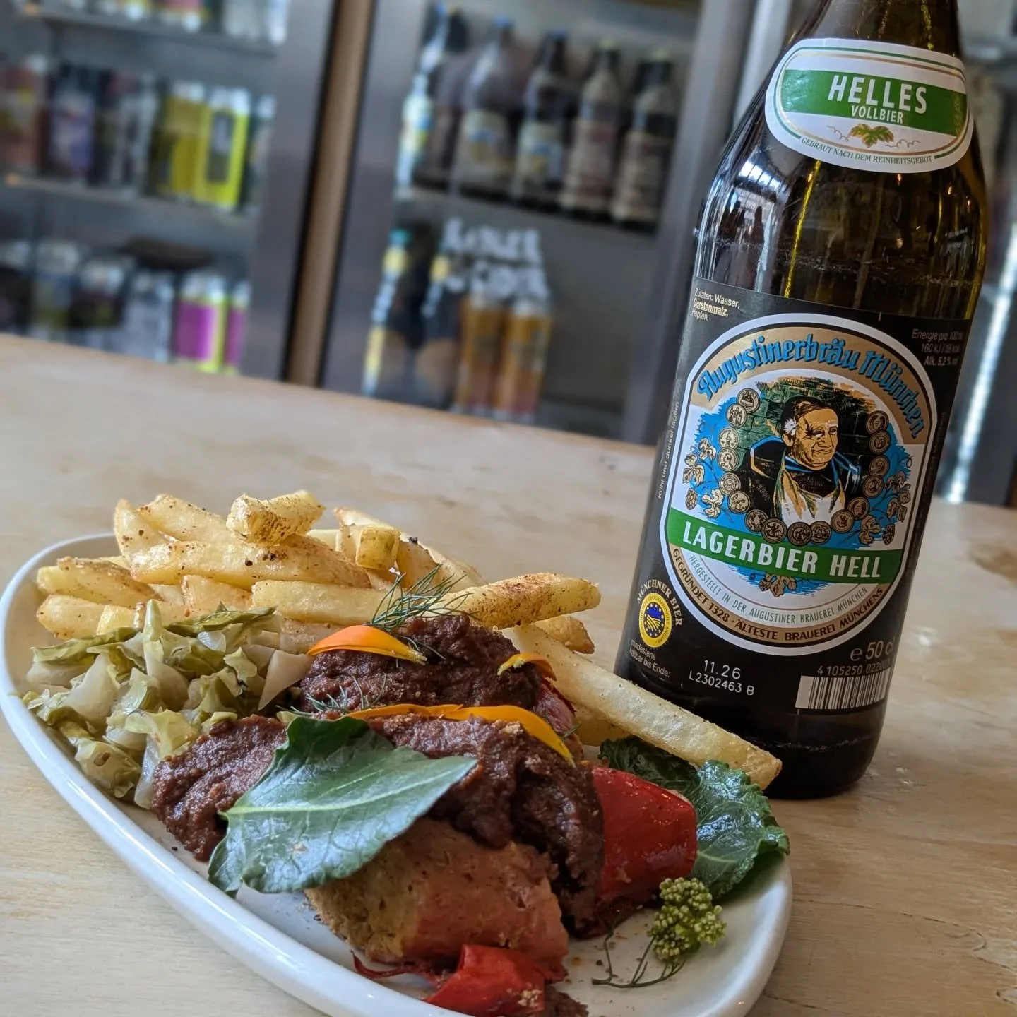 @k.kocsis and @aclarevoyant back this time with Currywursts, fries, kimchi, the famous pickles, and more. Wash it all down with a German beer at a special meal deal price throughout the weekend. Bis bald!