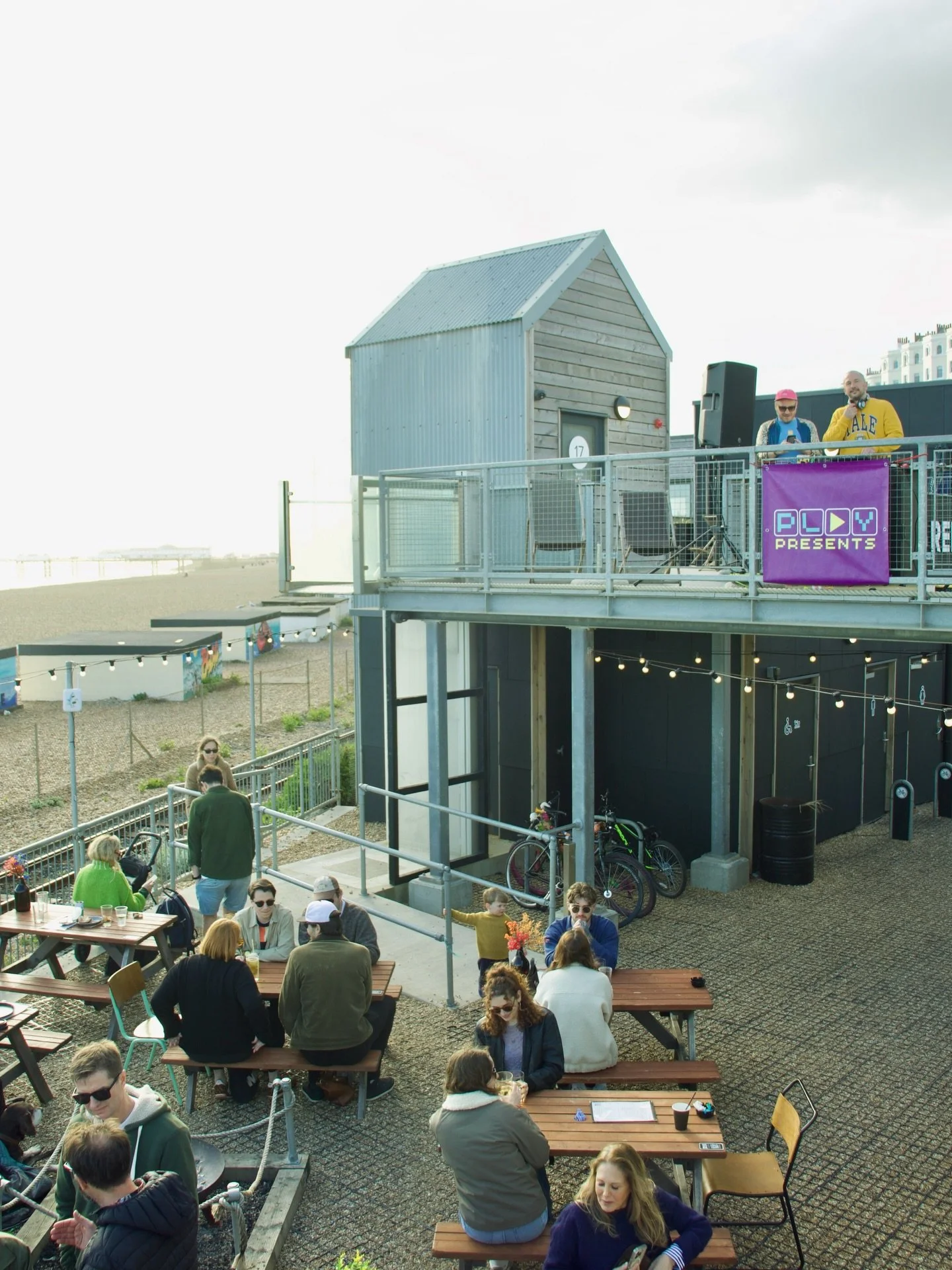 HAPPY WEEKEND!✌🏻the weathers looking gorg☀️ 
Last Saturday we had @play_presents on the terrace! This week @rhythmictrifecta will be joining us!🎶