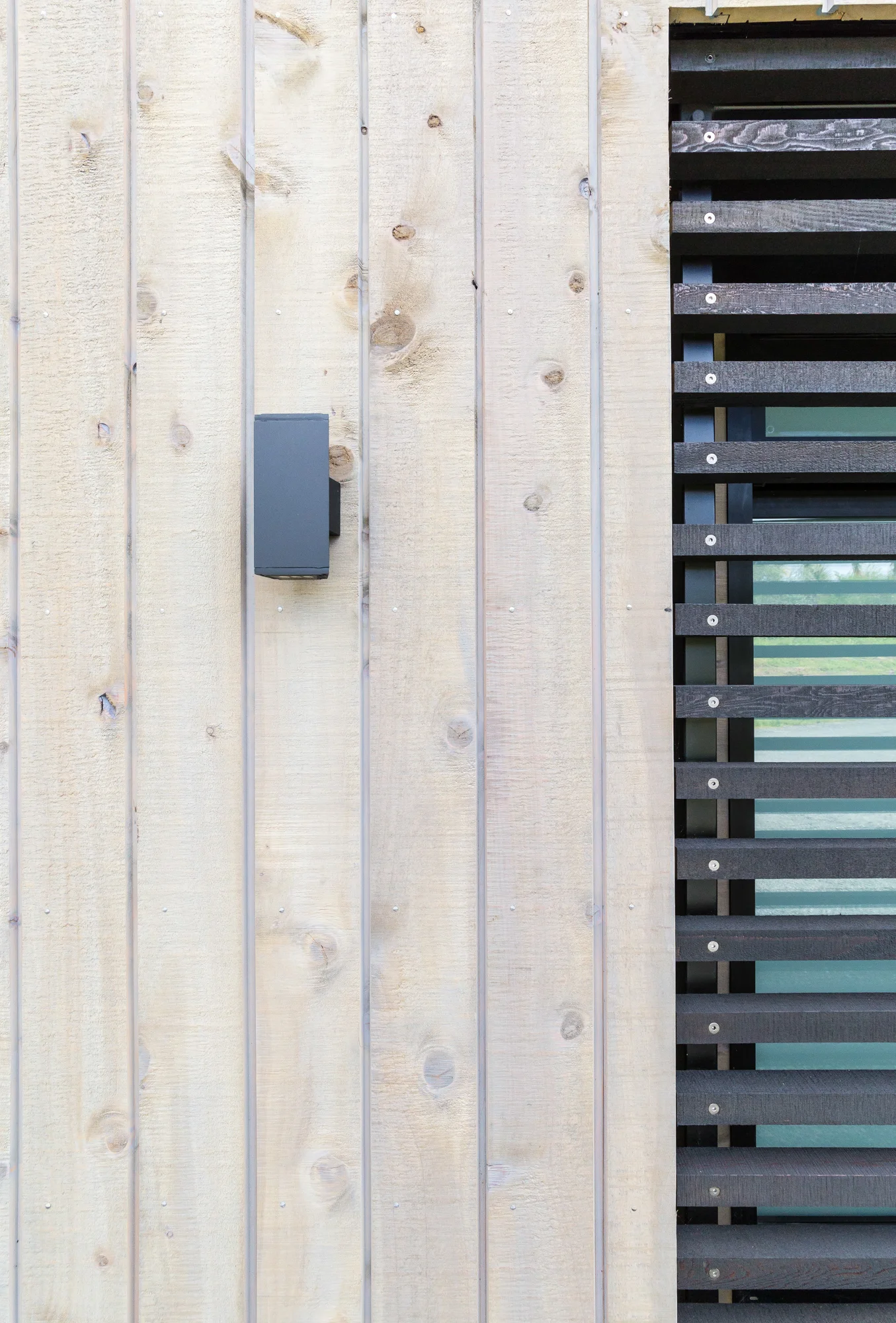 vertical cedar weatherboard